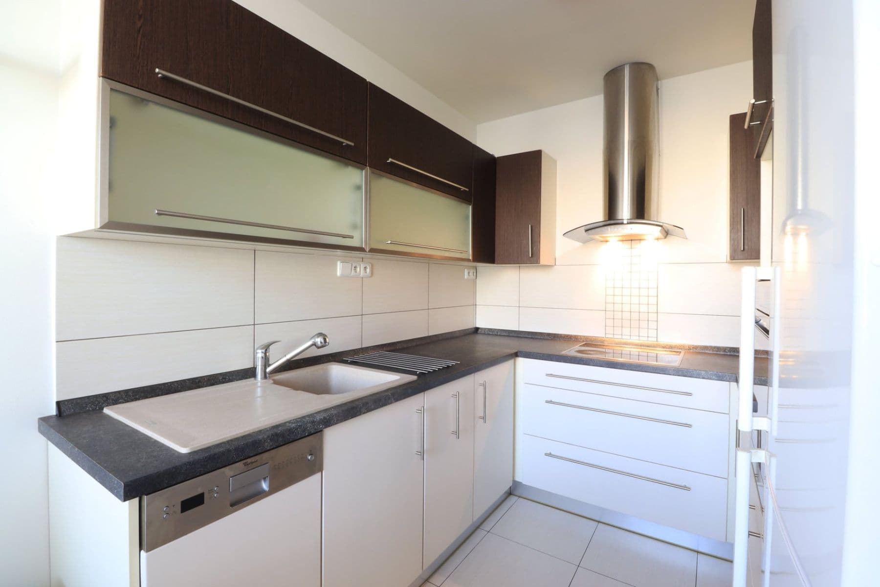 3 bedroom flat to rent, 70 m², Benkova, Prague, Prague 3 bedroom flat to rent, 70 m², Benkova, Prague, Prague