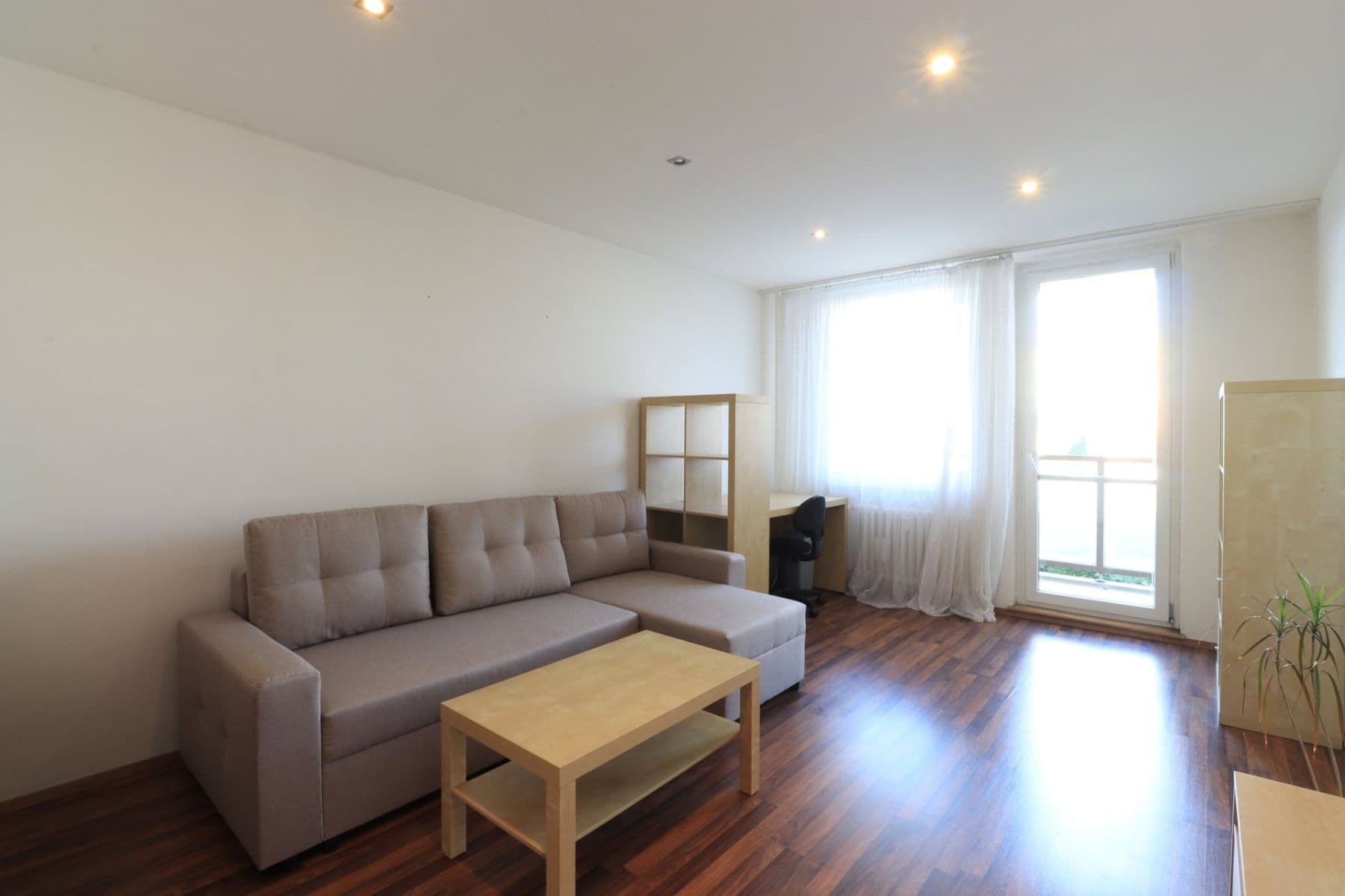 3 bedroom flat to rent, 70 m², Benkova, Prague, Prague 3 bedroom flat to rent, 70 m², Benkova, Prague, Prague