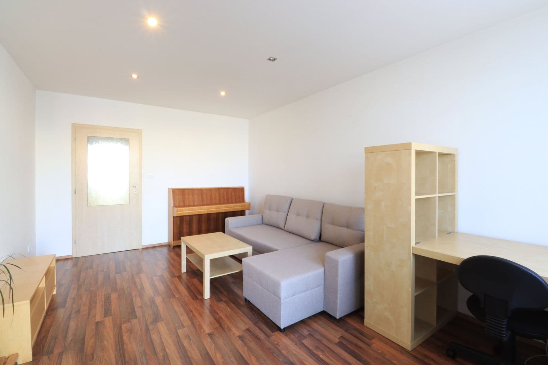 3 bedroom flat to rent, 70 m², Benkova, Prague, Prague 3 bedroom flat to rent, 70 m², Benkova, Prague, Prague