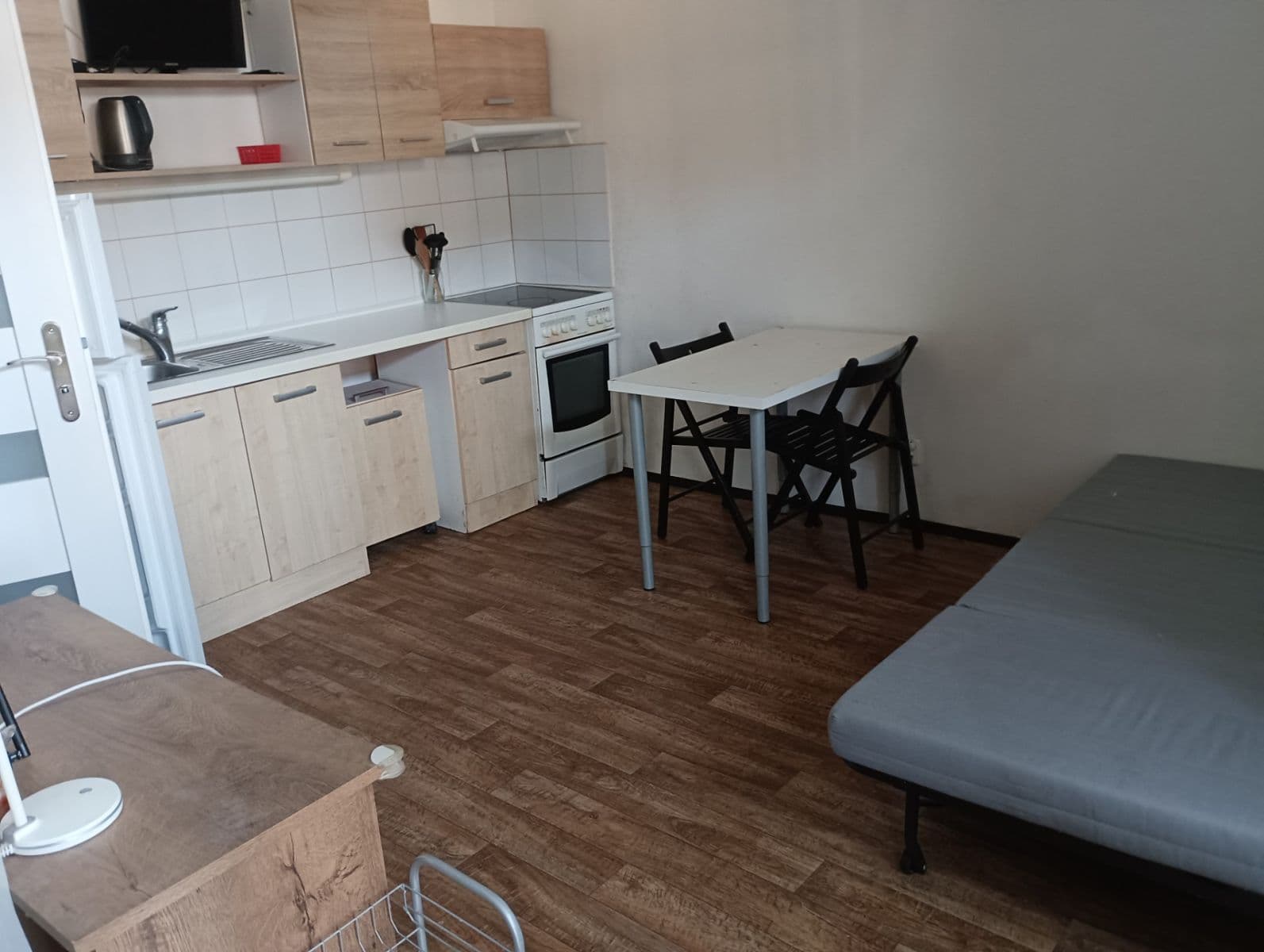 Studio flat to rent, 20 m², Damilská, Tetín, Středočeský Region Studio flat to rent, 20 m², Damilská, Tetín, Středočeský Region