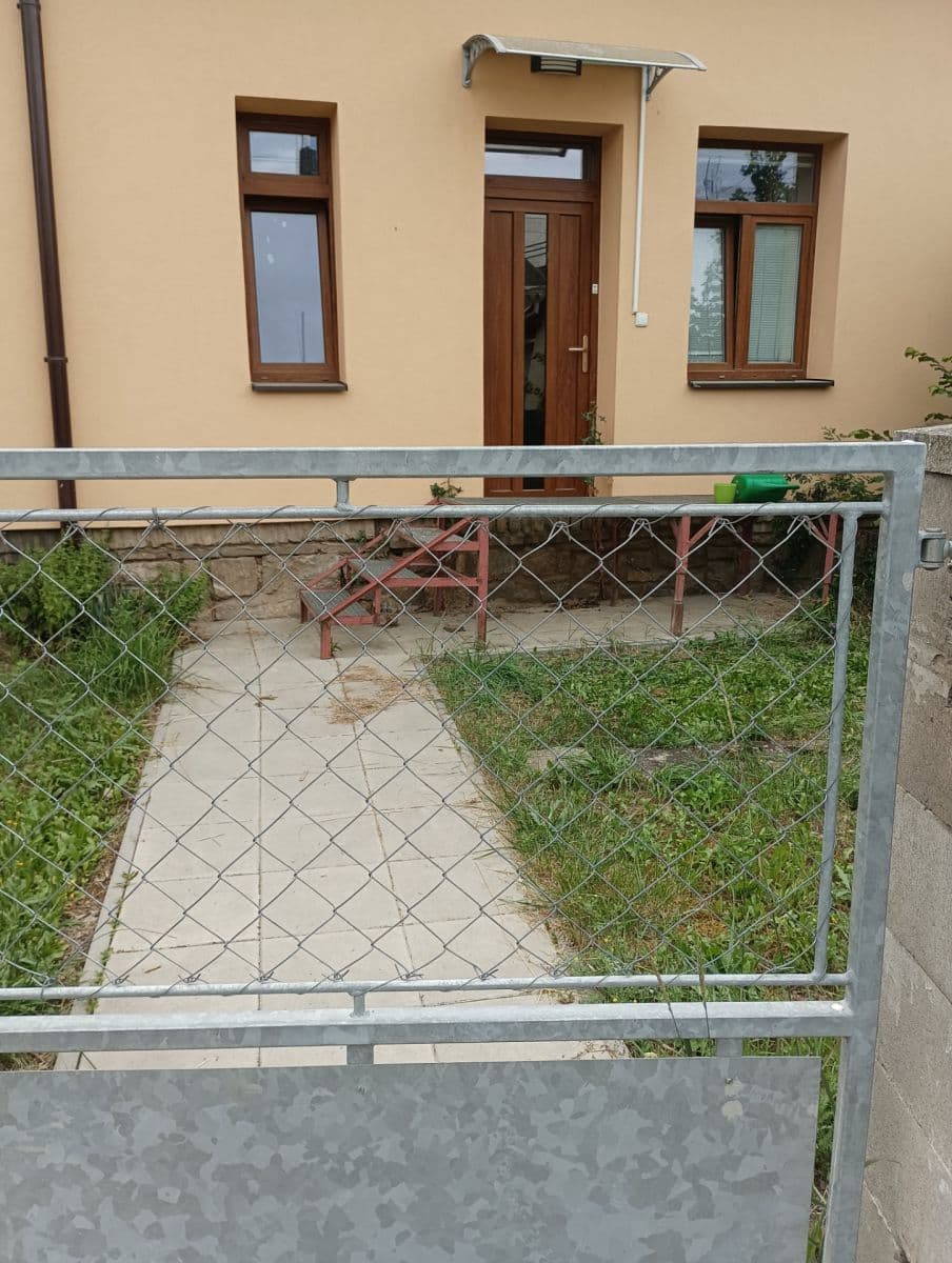 Studio flat to rent, 20 m², Damilská, Tetín, Středočeský Region Studio flat to rent, 20 m², Damilská, Tetín, Středočeský Region