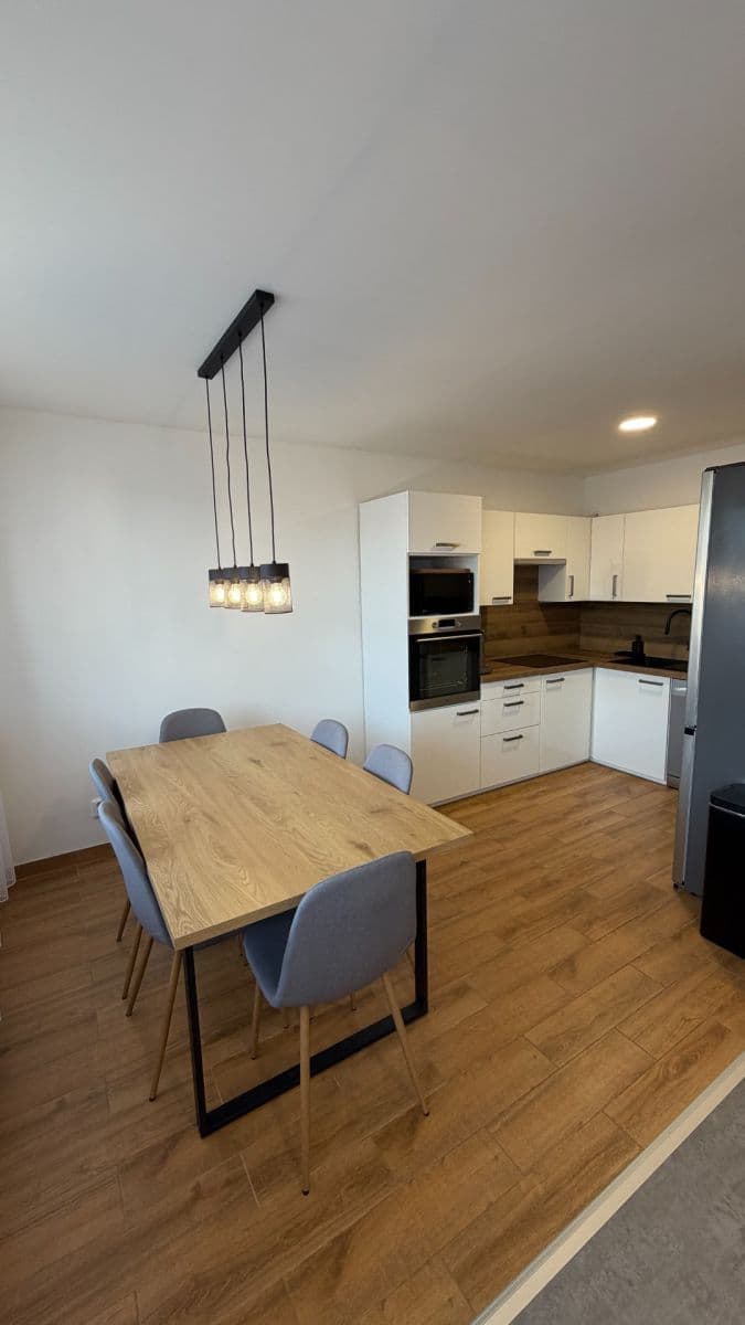 2 bedroom with open-plan kitchen flat for sale, 68 m², Rimavské Soboty, Kolín, Středočeský Region 2 bedroom with open-plan kitchen flat for sale, 68 m², Rimavské Soboty, Kolín, Středočeský Region