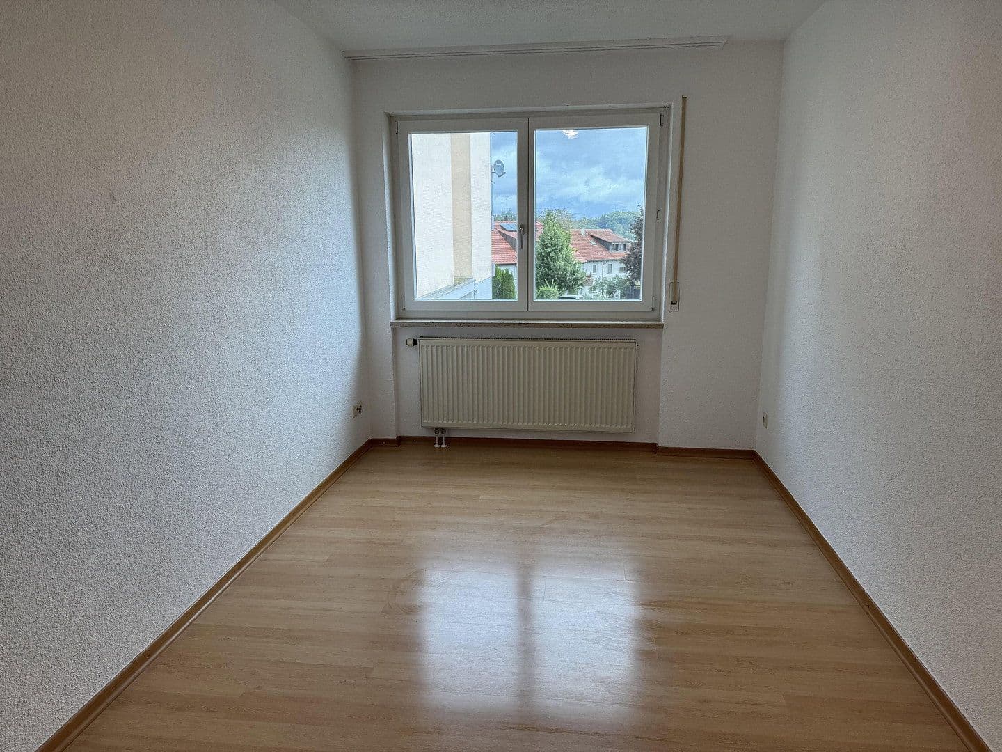 2 bedroom with open-plan kitchen flat to rent, 90 m², Lottstetten, Baden-Württemberg 2 bedroom with open-plan kitchen flat to rent, 90 m², Lottstetten, Baden-Württemberg