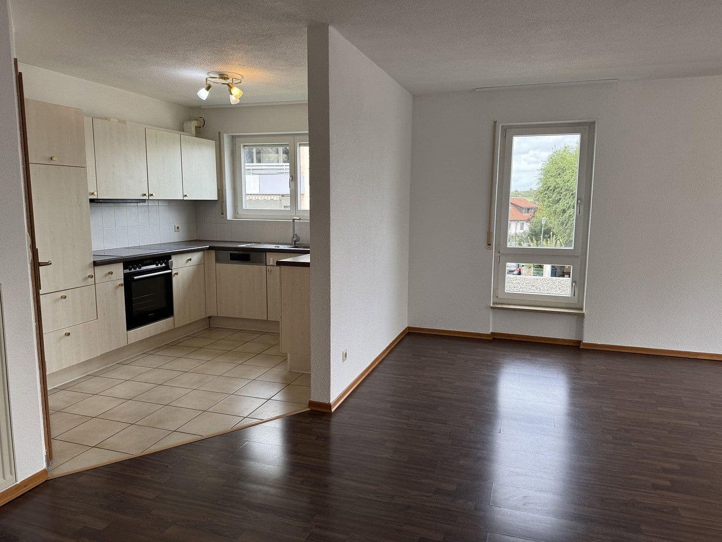 2 bedroom with open-plan kitchen flat to rent, 90 m², Lottstetten, Baden-Württemberg 2 bedroom with open-plan kitchen flat to rent, 90 m², Lottstetten, Baden-Württemberg