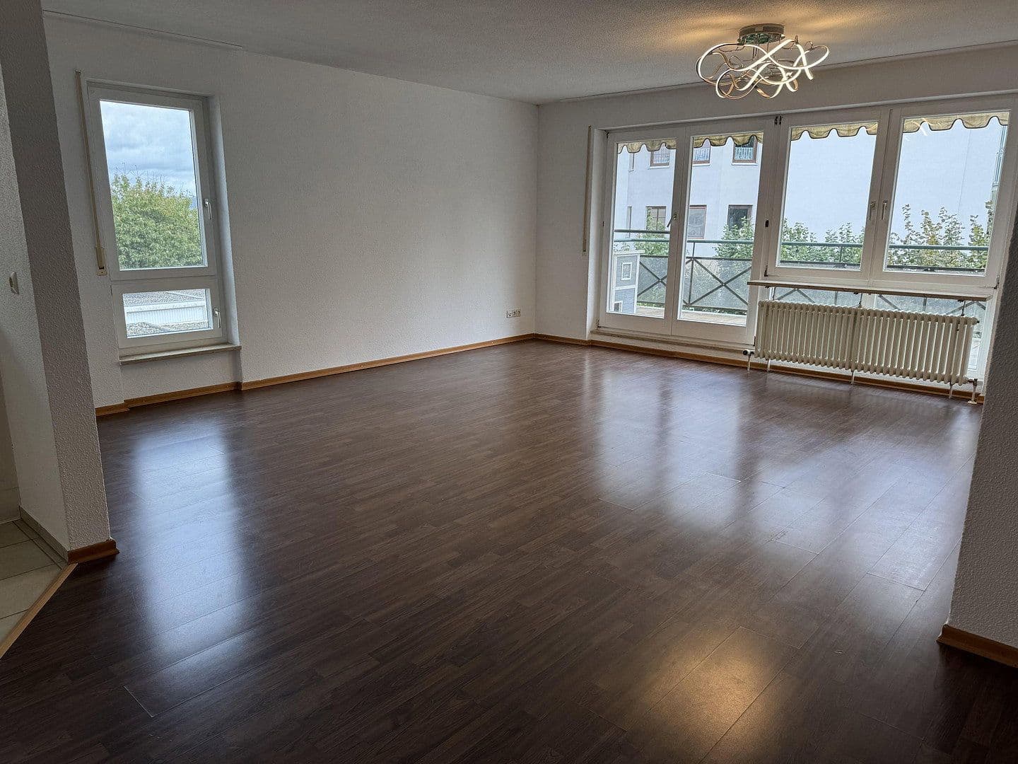 2 bedroom with open-plan kitchen flat to rent, 90 m², Lottstetten, Baden-Württemberg 2 bedroom with open-plan kitchen flat to rent, 90 m², Lottstetten, Baden-Württemberg