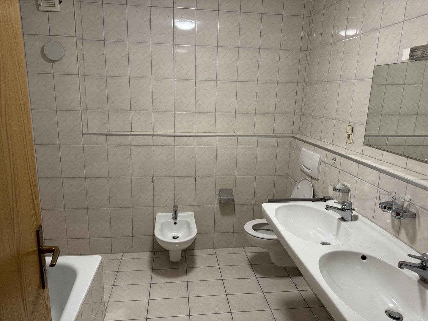 2 bedroom with open-plan kitchen flat to rent, 90 m², Lottstetten, Baden-Württemberg 2 bedroom with open-plan kitchen flat to rent, 90 m², Lottstetten, Baden-Württemberg