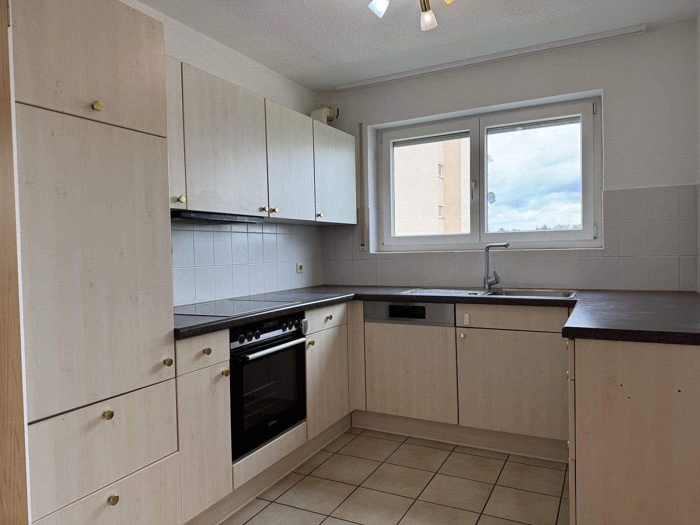 2 bedroom with open-plan kitchen flat to rent, 90 m², Lottstetten, Baden-Württemberg 2 bedroom with open-plan kitchen flat to rent, 90 m², Lottstetten, Baden-Württemberg