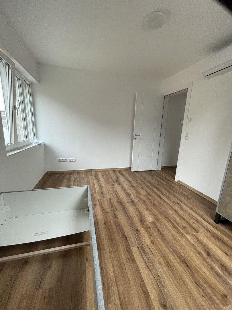 5 bedroom flat to rent, 99 m², Düsseldorf, North Rhine-Westphalia 5 bedroom flat to rent, 99 m², Düsseldorf, North Rhine-Westphalia