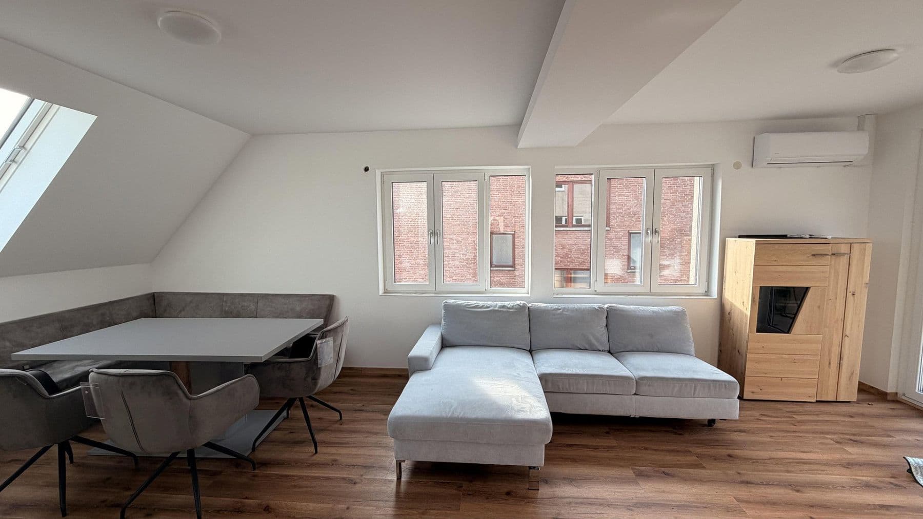 5 bedroom flat to rent, 99 m², Düsseldorf, North Rhine-Westphalia 5 bedroom flat to rent, 99 m², Düsseldorf, North Rhine-Westphalia