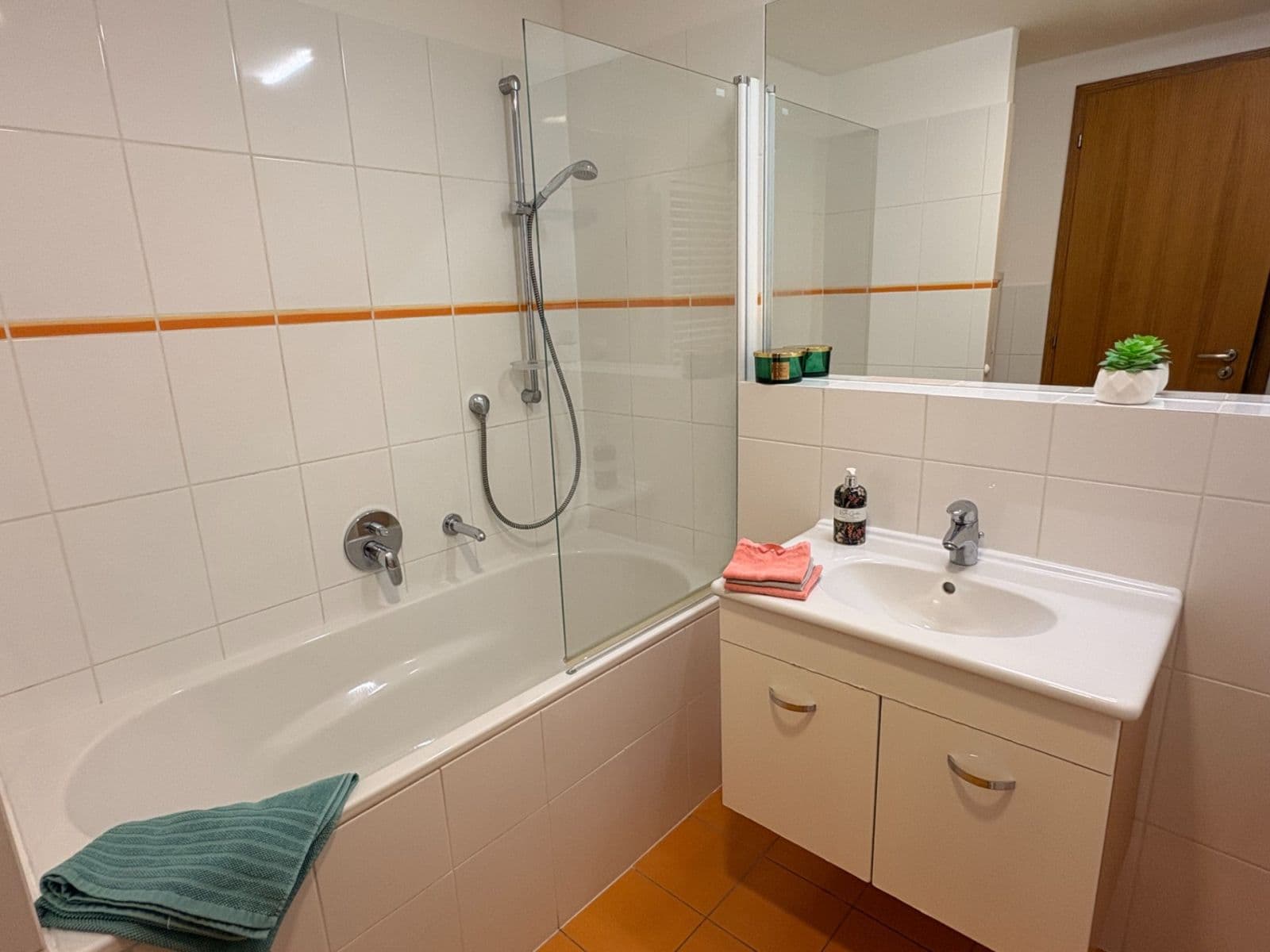 1 bedroom with open-plan kitchen flat to rent, 75 m², Linhartova, Prague, Prague 1 bedroom with open-plan kitchen flat to rent, 75 m², Linhartova, Prague, Prague