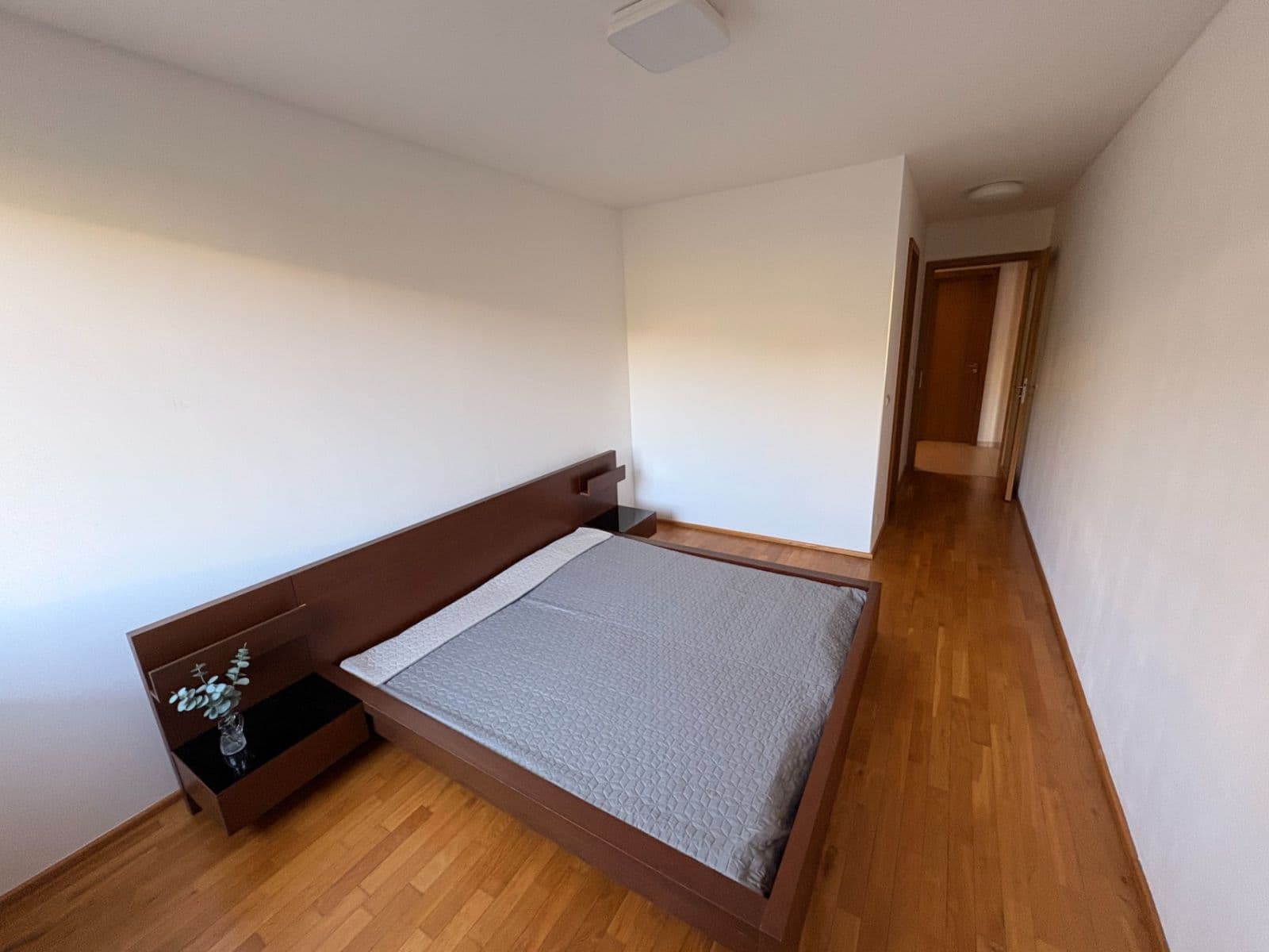 1 bedroom with open-plan kitchen flat to rent, 75 m², Linhartova, Prague, Prague 1 bedroom with open-plan kitchen flat to rent, 75 m², Linhartova, Prague, Prague