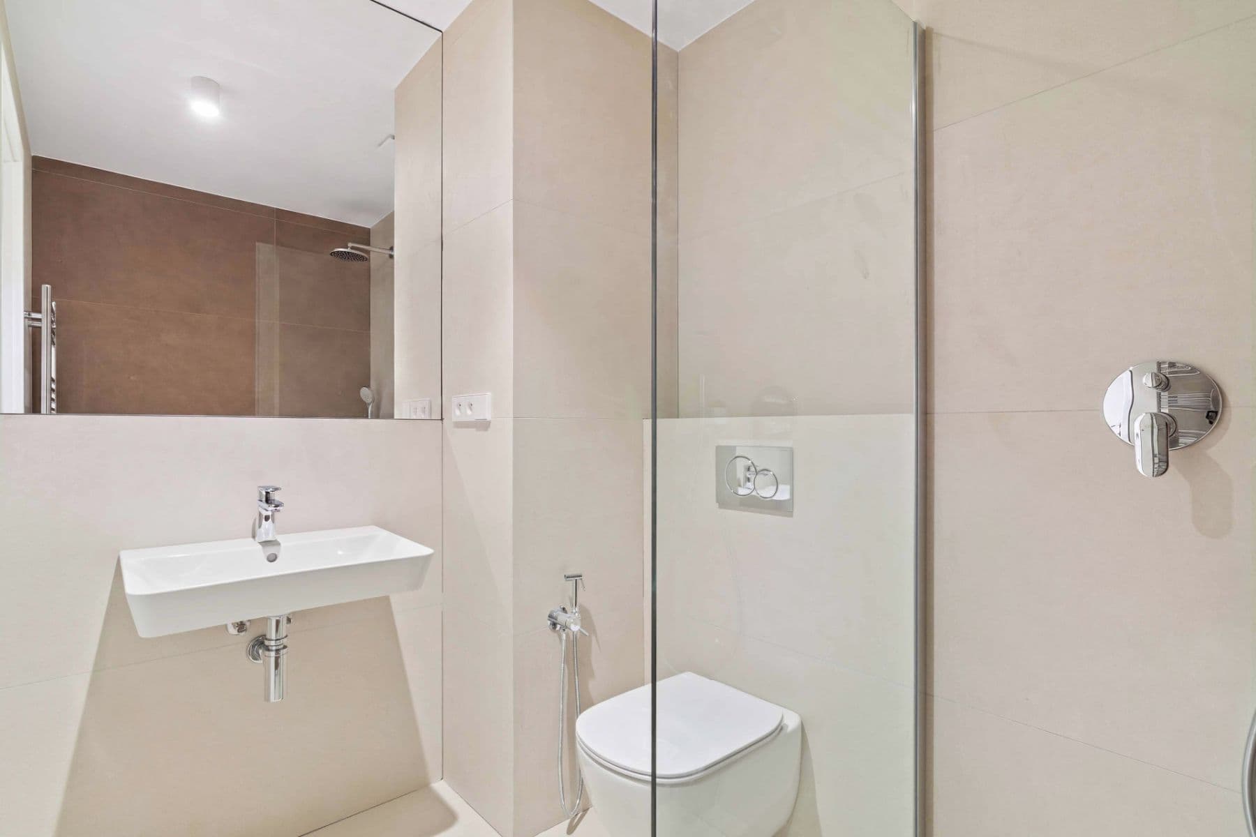 2 bedroom with open-plan kitchen flat to rent, 91 m², Sezimova, Prague, Prague 2 bedroom with open-plan kitchen flat to rent, 91 m², Sezimova, Prague, Prague