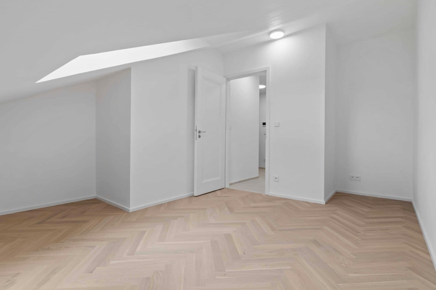 2 bedroom with open-plan kitchen flat to rent, 91 m², Sezimova, Prague, Prague 2 bedroom with open-plan kitchen flat to rent, 91 m², Sezimova, Prague, Prague
