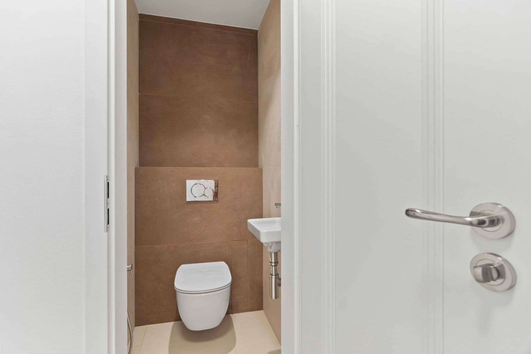 2 bedroom with open-plan kitchen flat to rent, 91 m², Sezimova, Prague, Prague 2 bedroom with open-plan kitchen flat to rent, 91 m², Sezimova, Prague, Prague