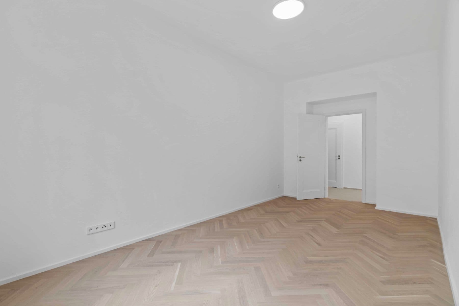 3 bedroom with open-plan kitchen flat to rent, 87 m², Sezimova, Prague, Prague 3 bedroom with open-plan kitchen flat to rent, 87 m², Sezimova, Prague, Prague