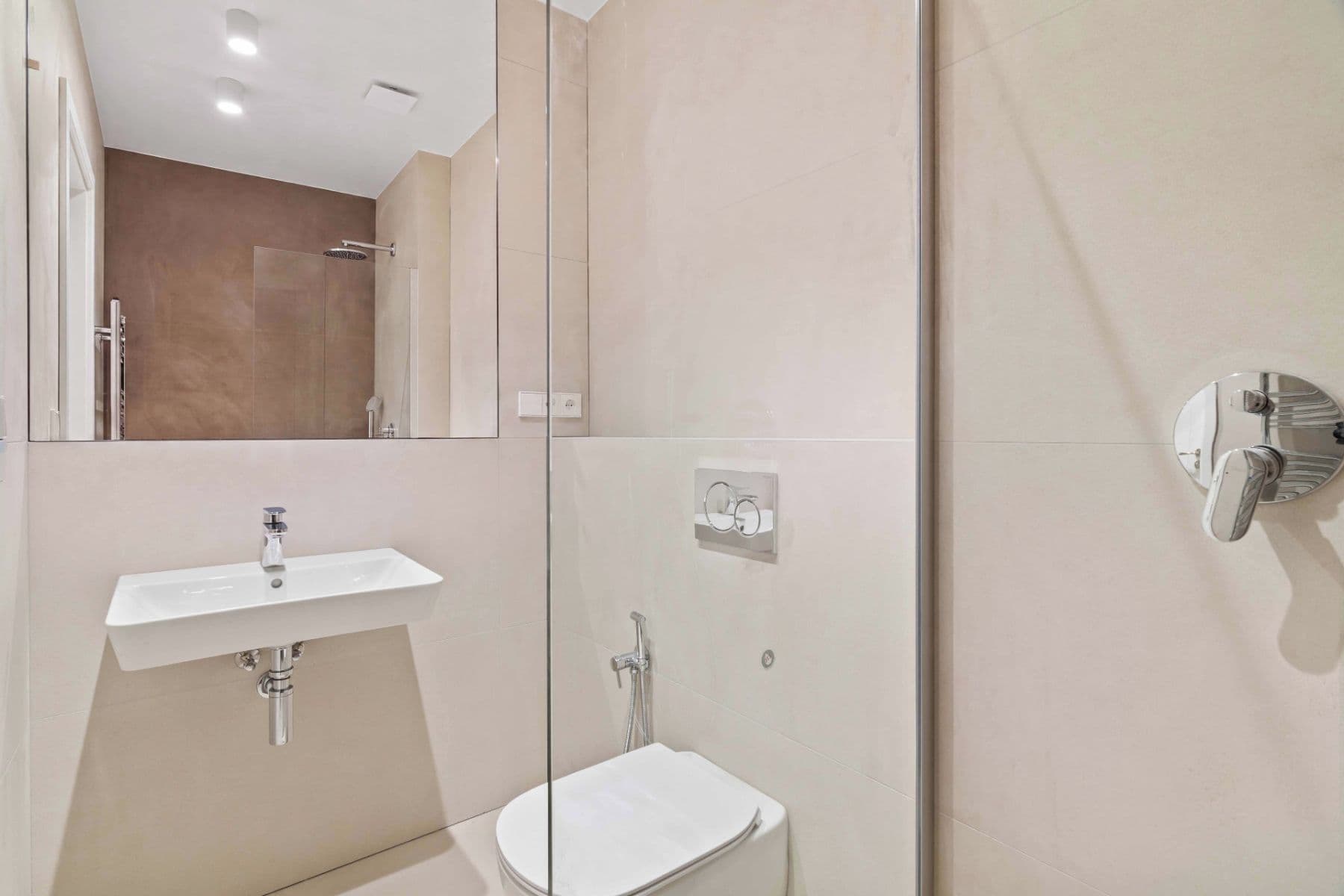 3 bedroom with open-plan kitchen flat to rent, 87 m², Sezimova, Prague, Prague 3 bedroom with open-plan kitchen flat to rent, 87 m², Sezimova, Prague, Prague