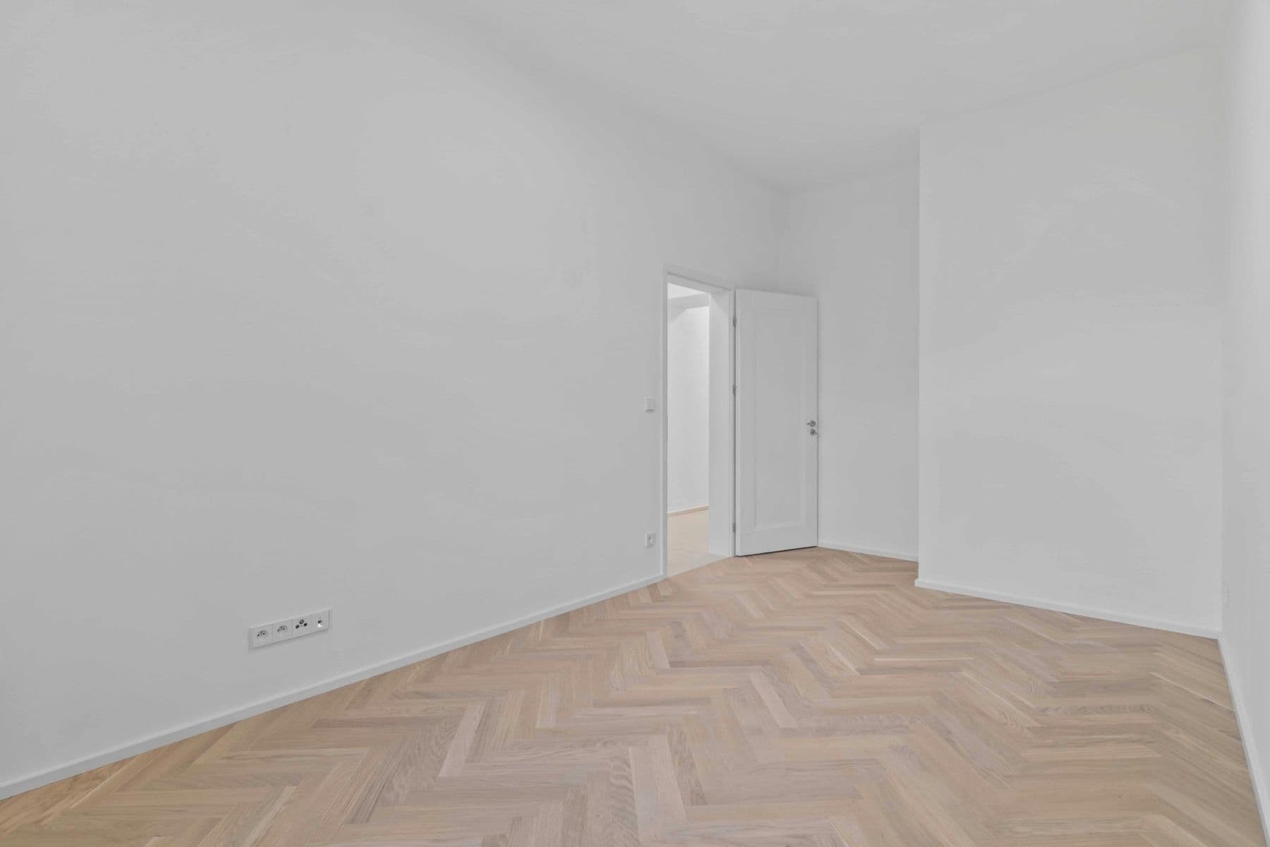 3 bedroom with open-plan kitchen flat to rent, 87 m², Sezimova, Prague, Prague 3 bedroom with open-plan kitchen flat to rent, 87 m², Sezimova, Prague, Prague