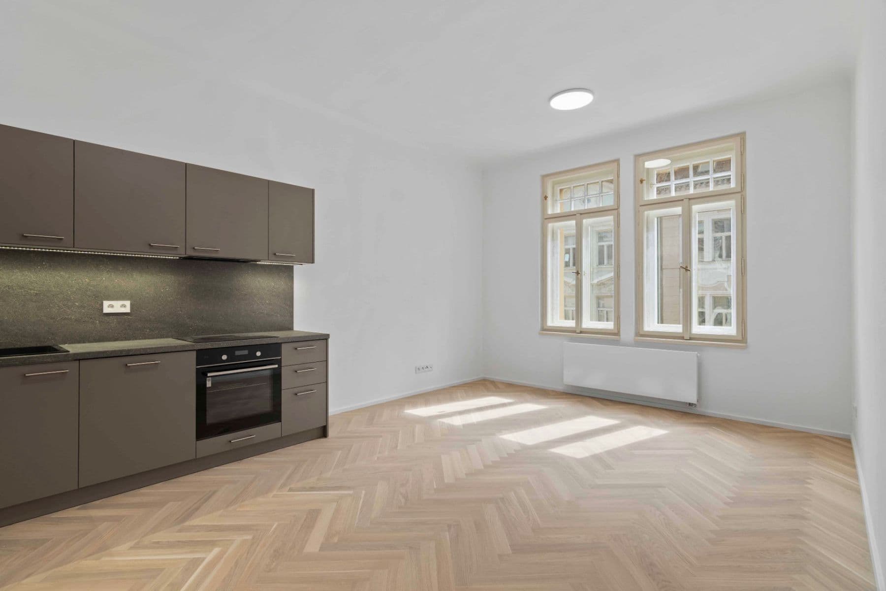 3 bedroom with open-plan kitchen flat to rent, 87 m², Sezimova, Prague, Prague 3 bedroom with open-plan kitchen flat to rent, 87 m², Sezimova, Prague, Prague