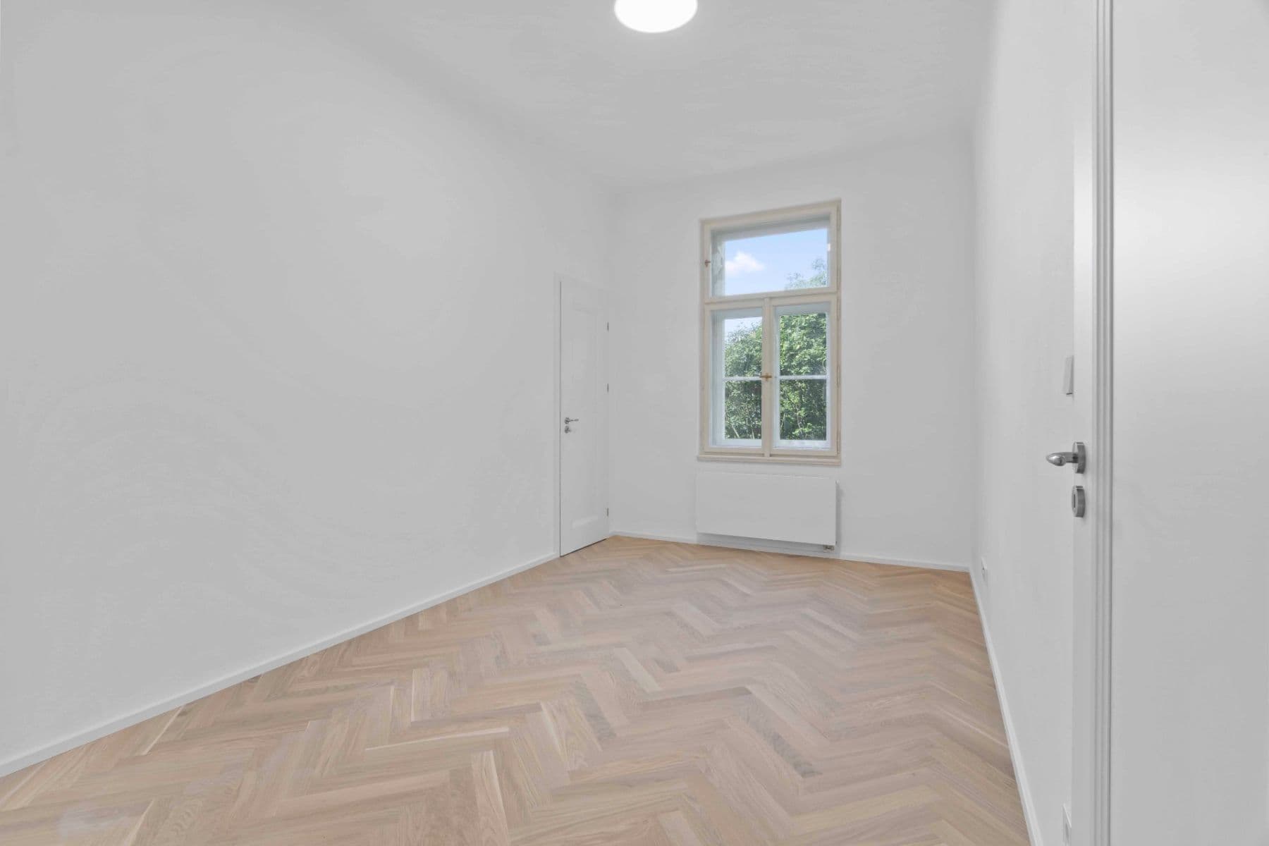 3 bedroom with open-plan kitchen flat to rent, 87 m², Sezimova, Prague, Prague 3 bedroom with open-plan kitchen flat to rent, 87 m², Sezimova, Prague, Prague