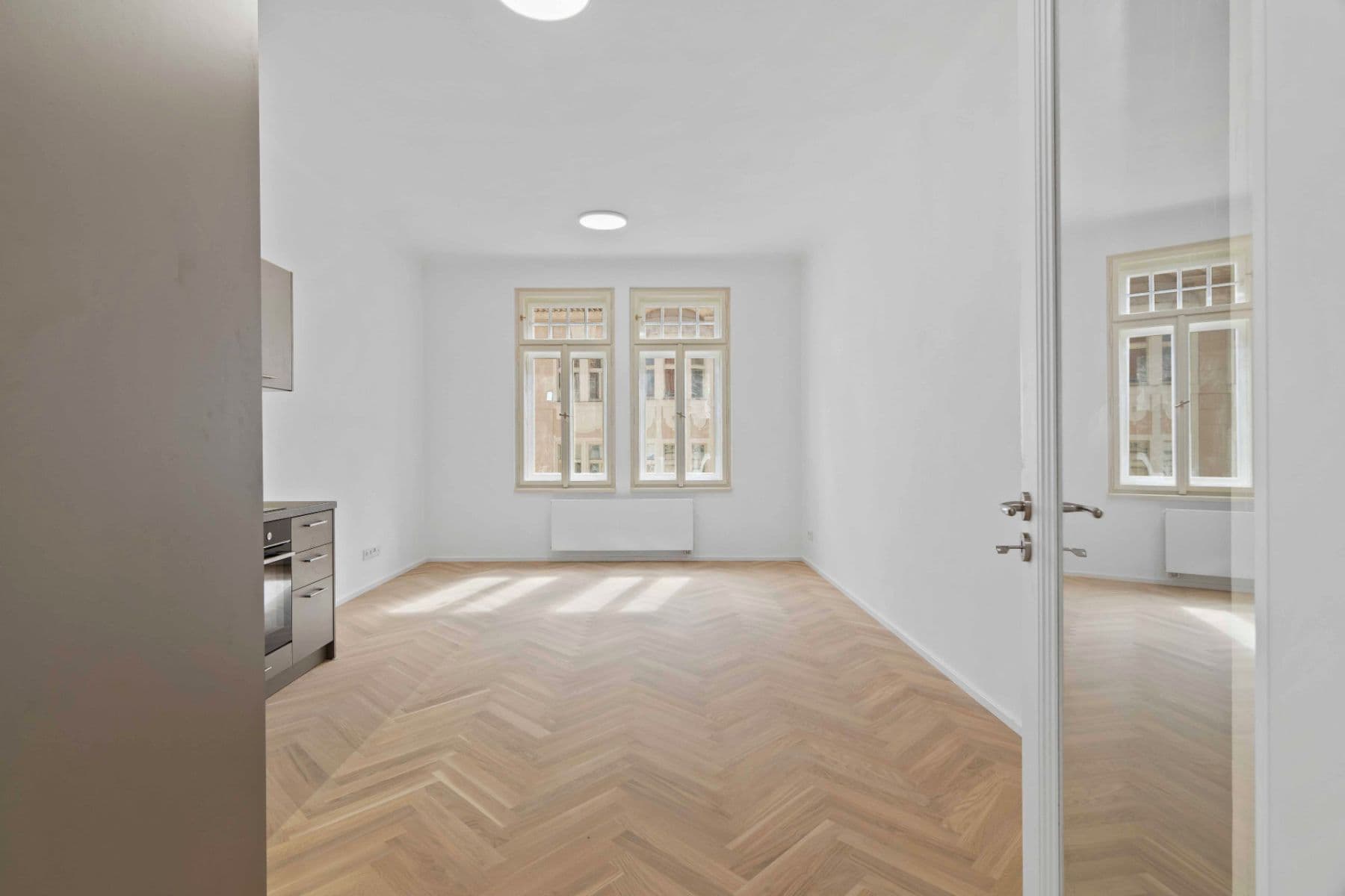 3 bedroom with open-plan kitchen flat to rent, 87 m², Sezimova, Prague, Prague 3 bedroom with open-plan kitchen flat to rent, 87 m², Sezimova, Prague, Prague