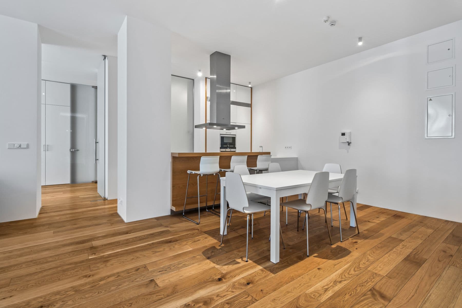 2 bedroom with open-plan kitchen flat to rent, 109 m², Laubova, Prague, Prague 2 bedroom with open-plan kitchen flat to rent, 109 m², Laubova, Prague, Prague