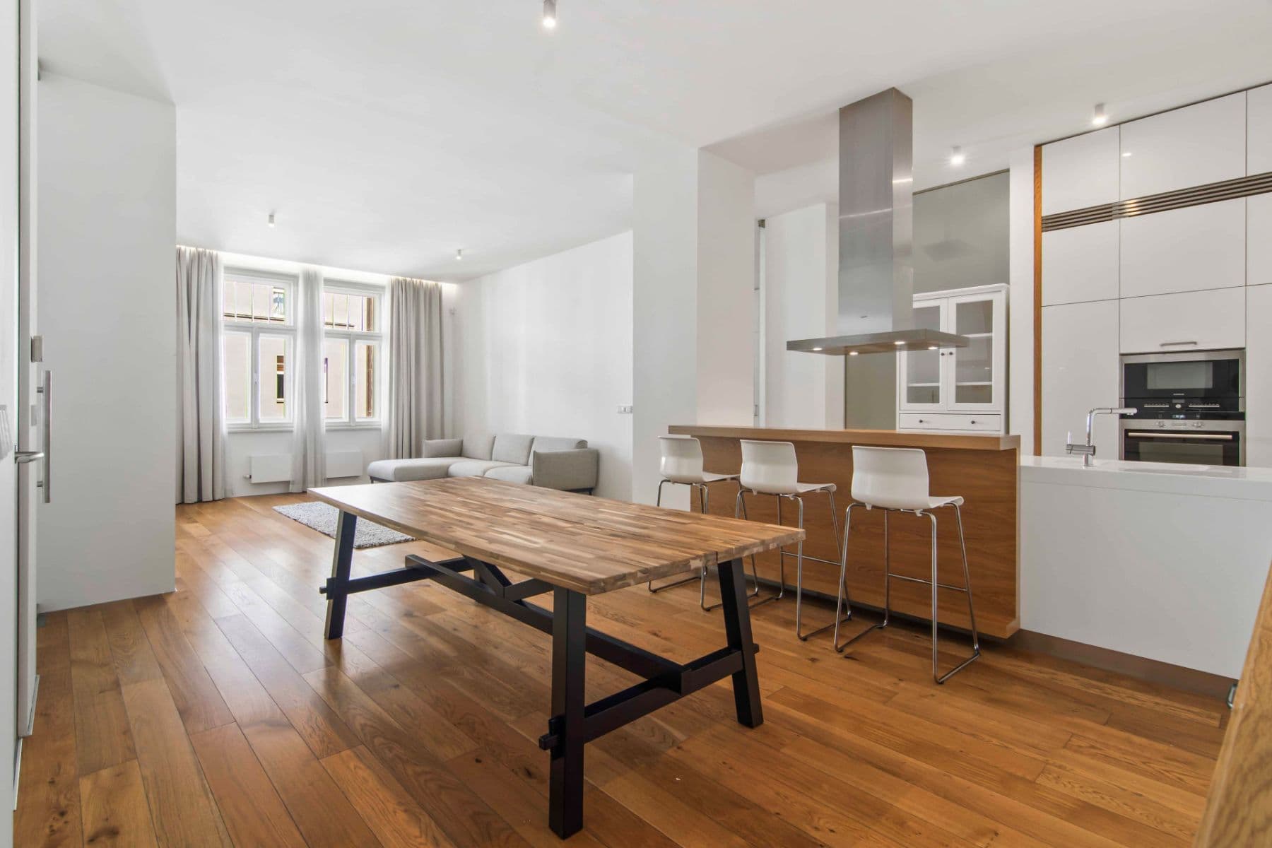 2 bedroom with open-plan kitchen flat to rent, 109 m², Laubova, Prague, Prague 2 bedroom with open-plan kitchen flat to rent, 109 m², Laubova, Prague, Prague