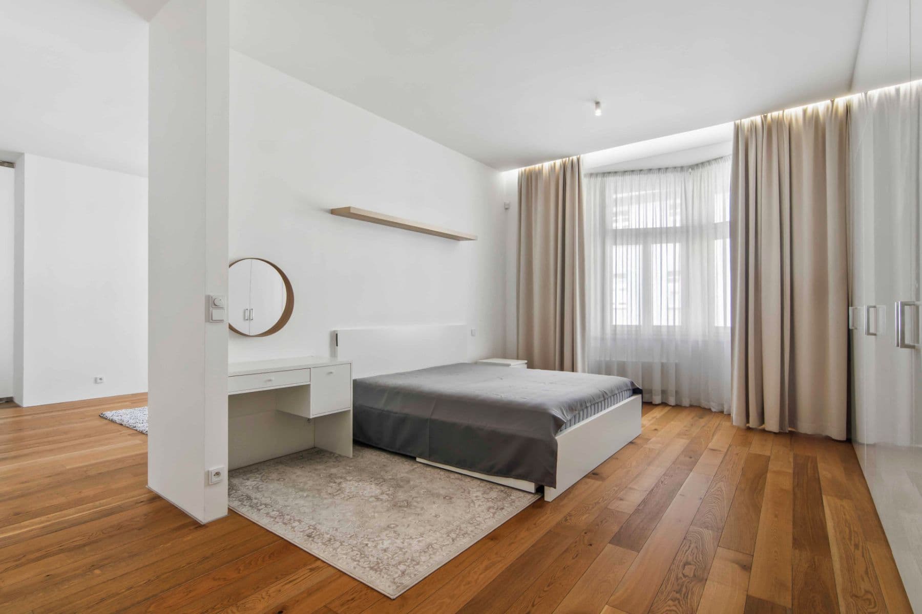 2 bedroom with open-plan kitchen flat to rent, 109 m², Laubova, Prague, Prague 2 bedroom with open-plan kitchen flat to rent, 109 m², Laubova, Prague, Prague