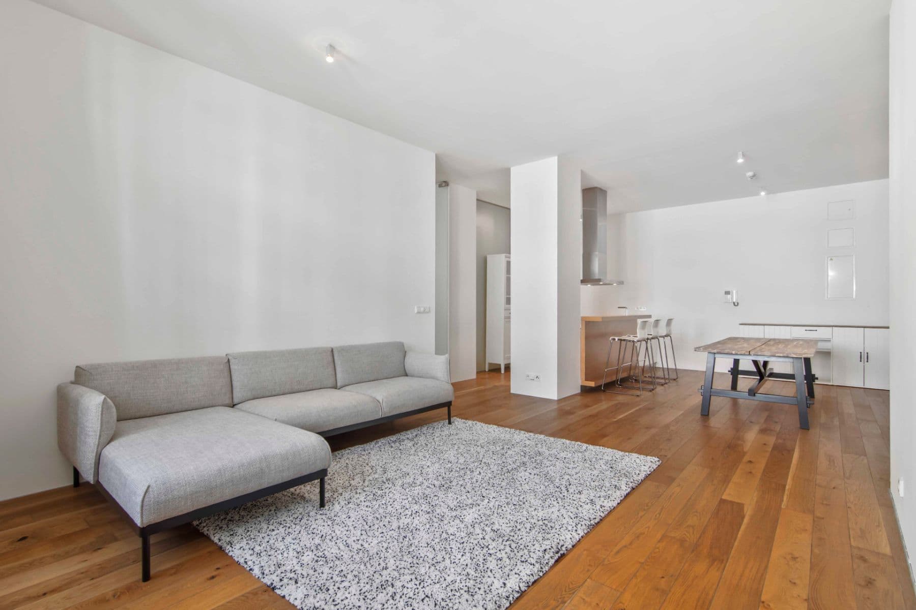 2 bedroom with open-plan kitchen flat to rent, 109 m², Laubova, Prague, Prague 2 bedroom with open-plan kitchen flat to rent, 109 m², Laubova, Prague, Prague