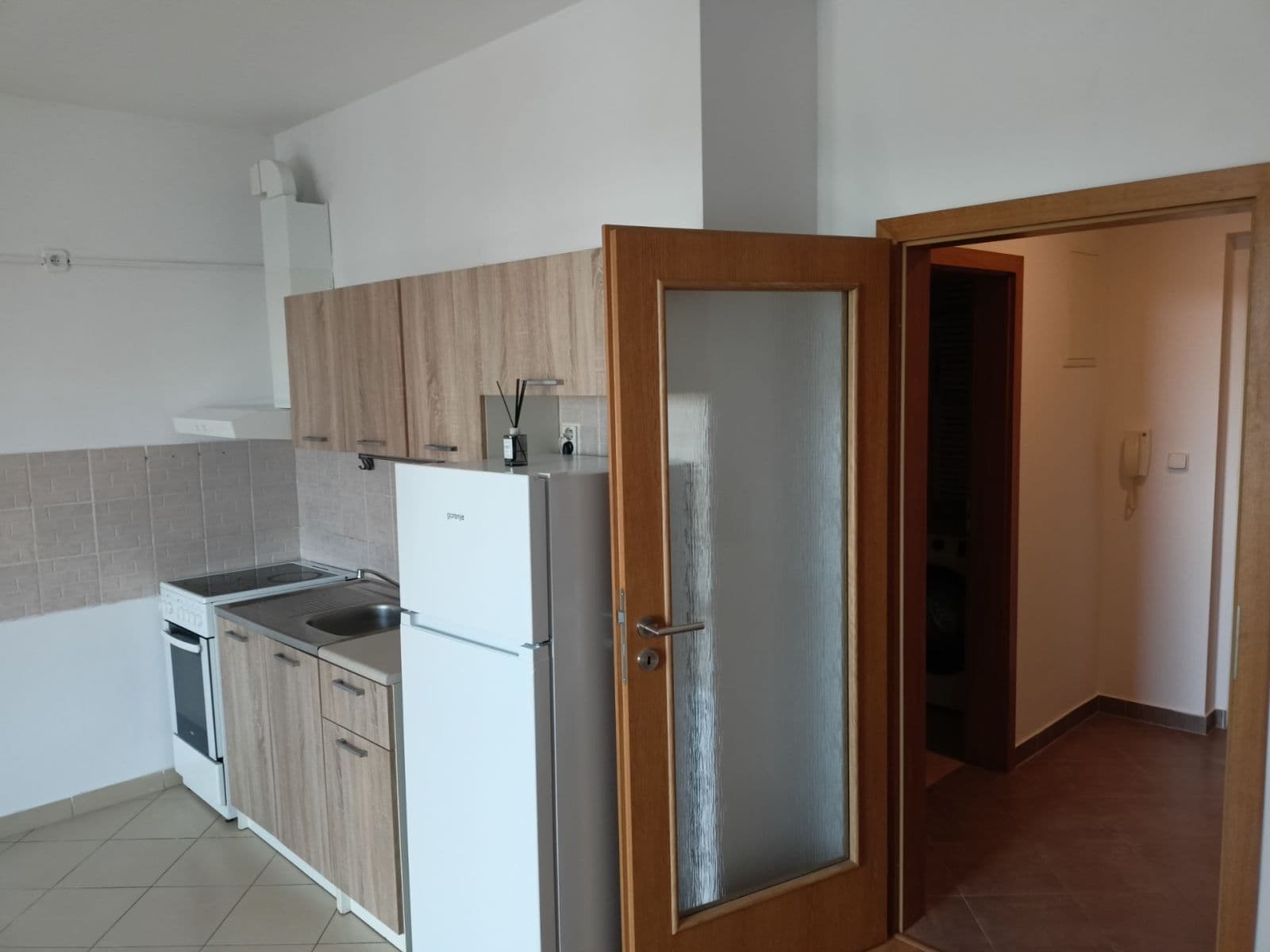 Studio flat to rent, 35 m², Pavla Beneše, Prague, Prague Studio flat to rent, 35 m², Pavla Beneše, Prague, Prague