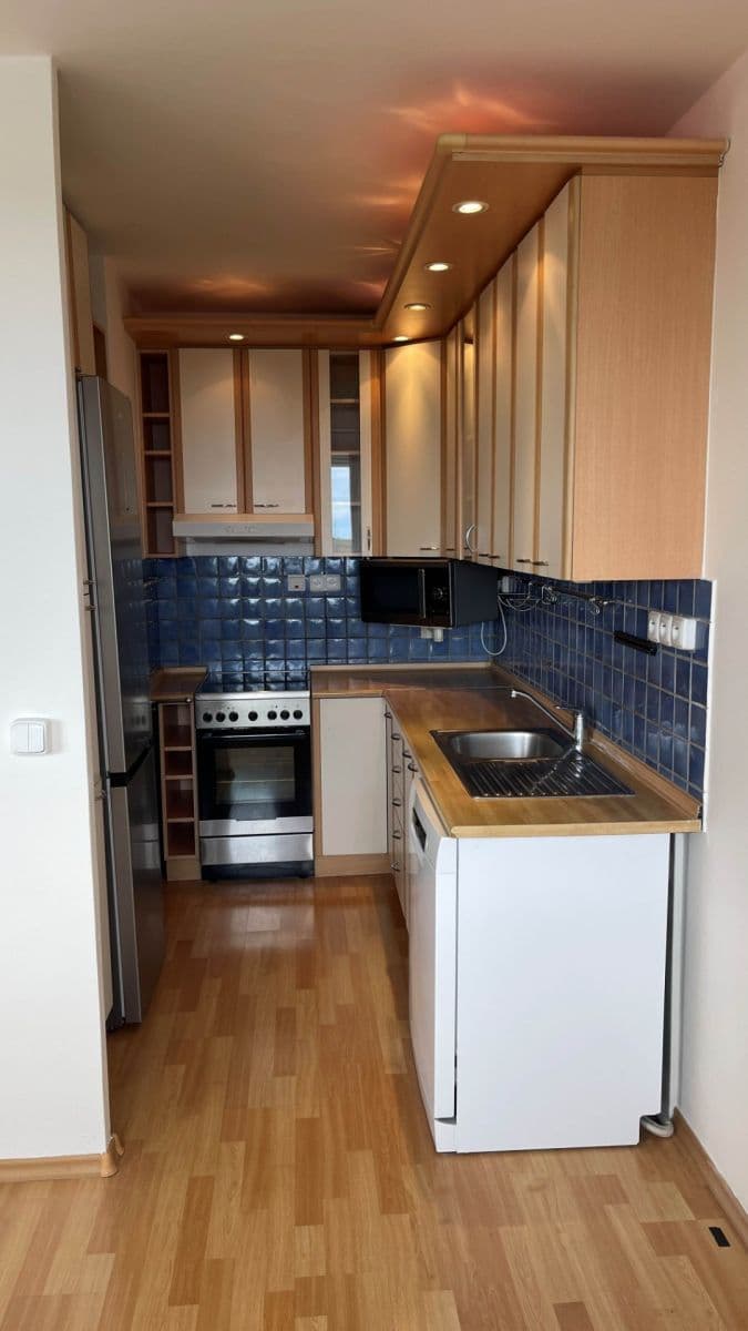 2 bedroom with open-plan kitchen flat to rent, 76 m², Janského, Prague, Prague 2 bedroom with open-plan kitchen flat to rent, 76 m², Janského, Prague, Prague