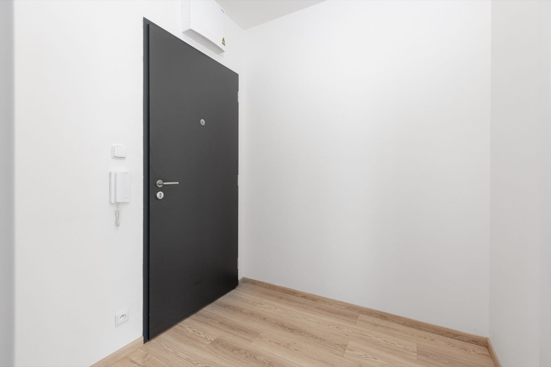 Studio flat to rent, 45 m², Ondrákové, Prague, Prague Studio flat to rent, 45 m², Ondrákové, Prague, Prague