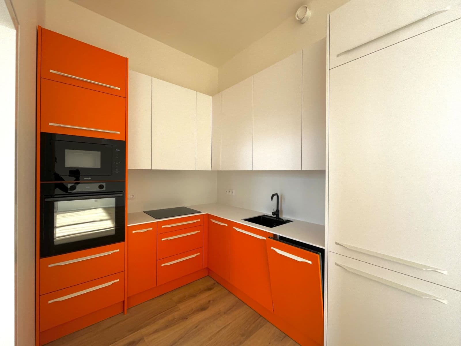 1 bedroom with open-plan kitchen flat to rent, 67 m², Malešická, Prague, Prague 1 bedroom with open-plan kitchen flat to rent, 67 m², Malešická, Prague, Prague