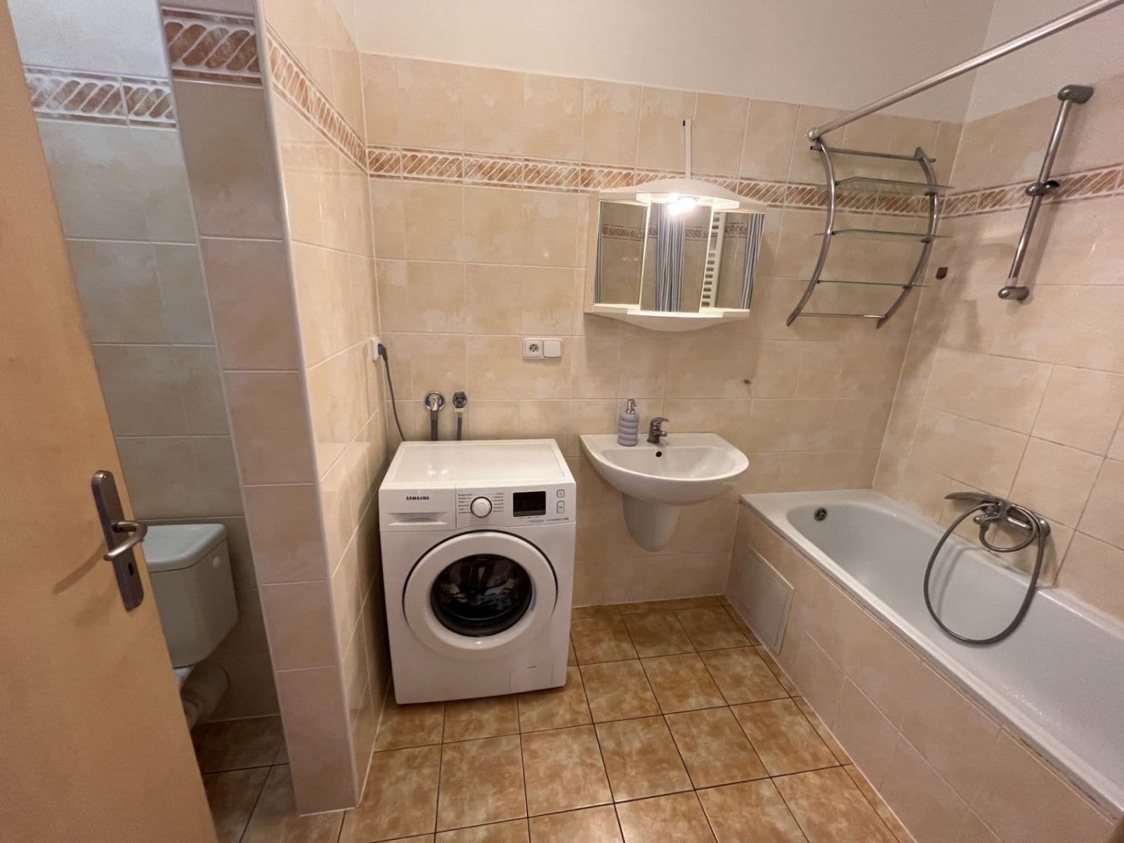 Studio flat to rent, 41 m², U Jízdárny, Prague, Prague Studio flat to rent, 41 m², U Jízdárny, Prague, Prague