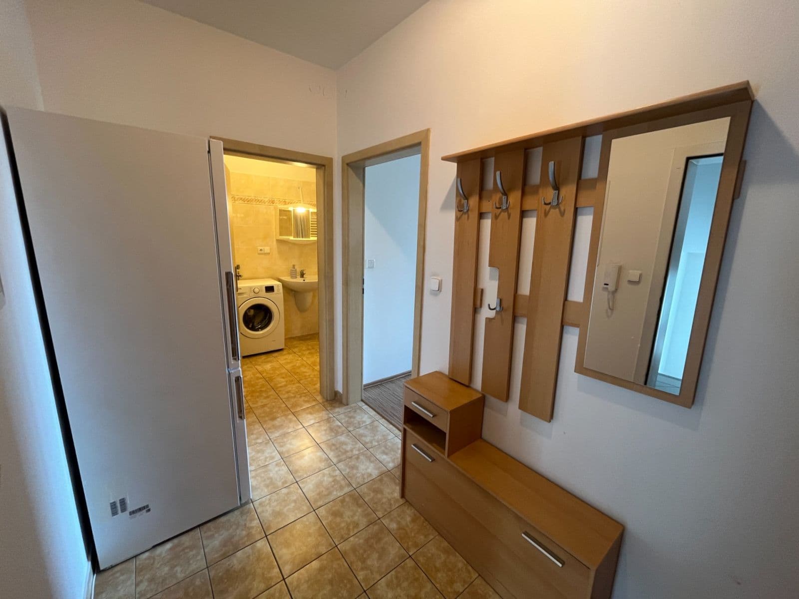 Studio flat to rent, 41 m², U Jízdárny, Prague, Prague Studio flat to rent, 41 m², U Jízdárny, Prague, Prague