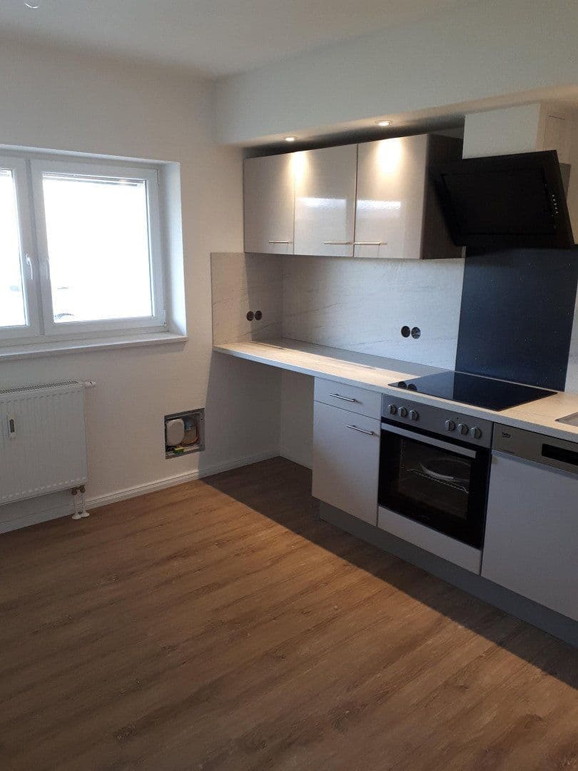 2 bedroom with open-plan kitchen flat to rent, 110 m², Lübeck, Schleswig-Holstein 2 bedroom with open-plan kitchen flat to rent, 110 m², Lübeck, Schleswig-Holstein