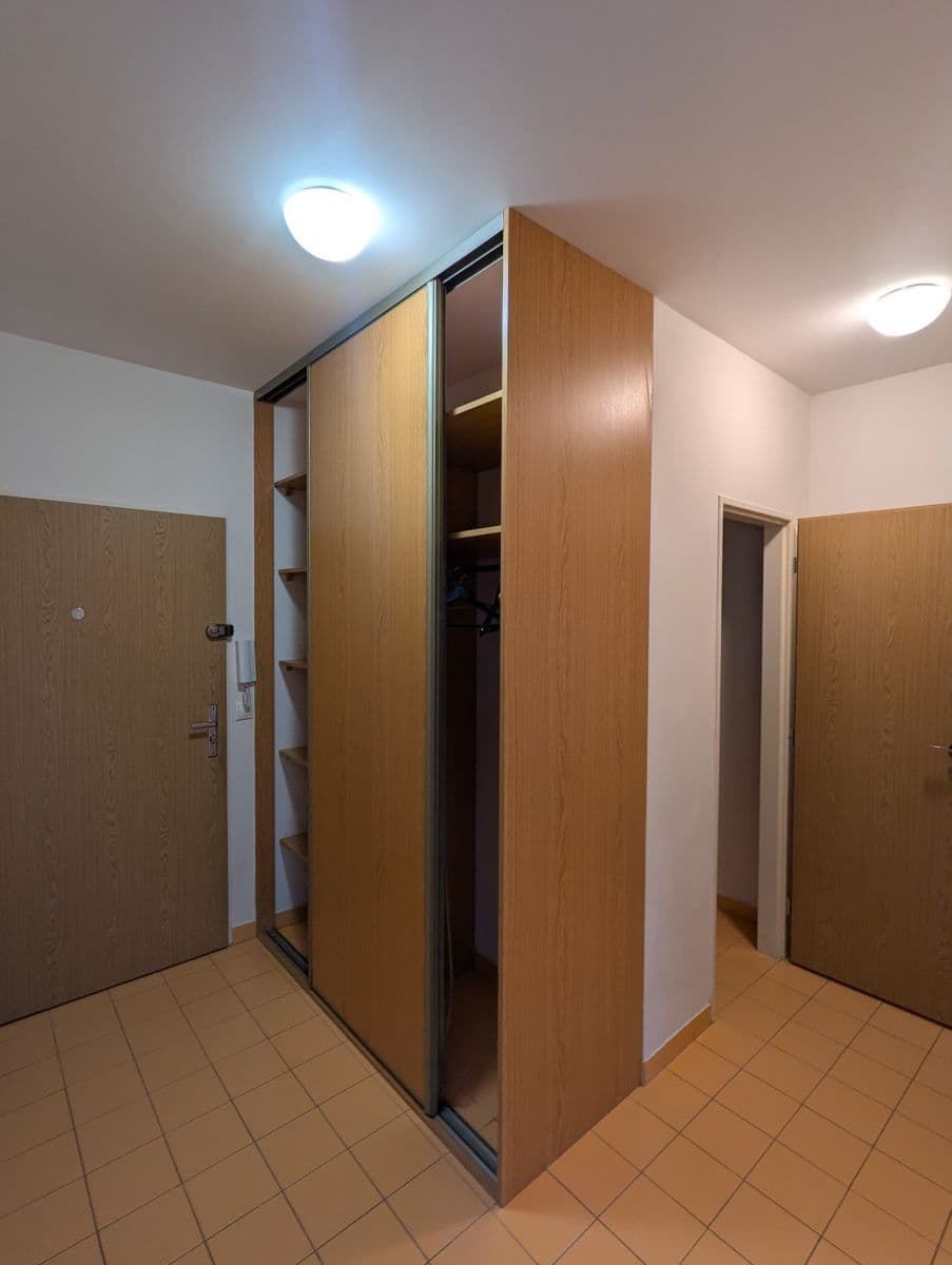 1 bedroom with open-plan kitchen flat to rent, 57 m², U Hostavického potoka, Prague, Prague 1 bedroom with open-plan kitchen flat to rent, 57 m², U Hostavického potoka, Prague, Prague