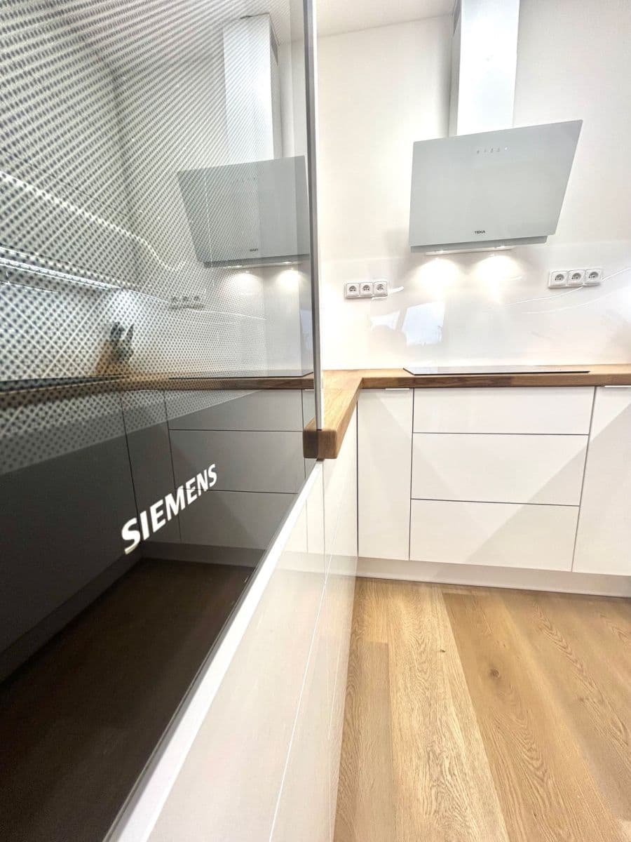 2 bedroom with open-plan kitchen flat for sale, 70 m², Rezlerova, Prague, Prague 2 bedroom with open-plan kitchen flat for sale, 70 m², Rezlerova, Prague, Prague