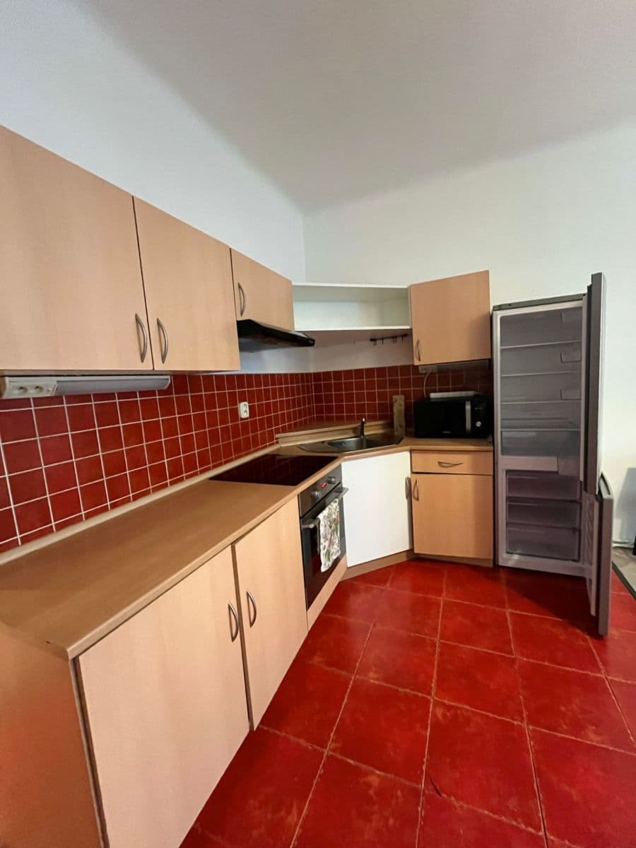 1 bedroom with open-plan kitchen flat to rent, 52 m², Jirečkova, Prague, Prague 1 bedroom with open-plan kitchen flat to rent, 52 m², Jirečkova, Prague, Prague
