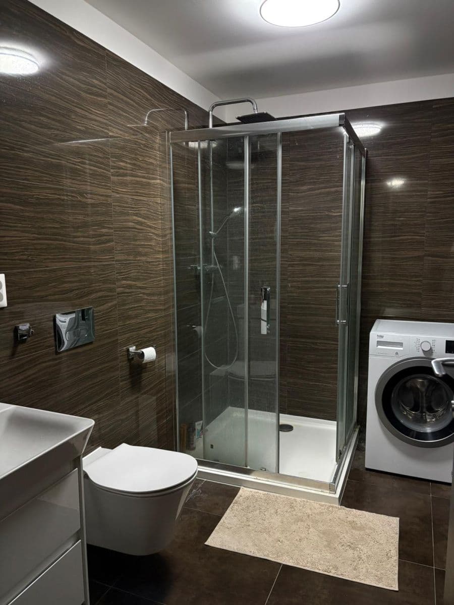 1 bedroom with open-plan kitchen flat to rent, 75 m², Třída Jiřího Pelikána, Olomouc, Olomoucký Region 1 bedroom with open-plan kitchen flat to rent, 75 m², Třída Jiřího Pelikána, Olomouc, Olomoucký Region