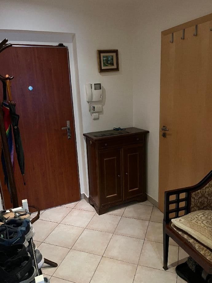 1 bedroom with open-plan kitchen flat to rent, 76 m², Mattioliho, Prague, Prague 1 bedroom with open-plan kitchen flat to rent, 76 m², Mattioliho, Prague, Prague