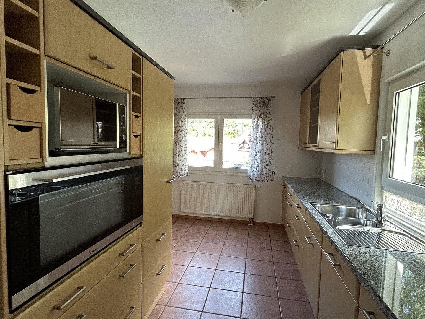 2 bedroom with open-plan kitchen flat to rent, 130 m², Niedernhausen, Hesse 2 bedroom with open-plan kitchen flat to rent, 130 m², Niedernhausen, Hesse