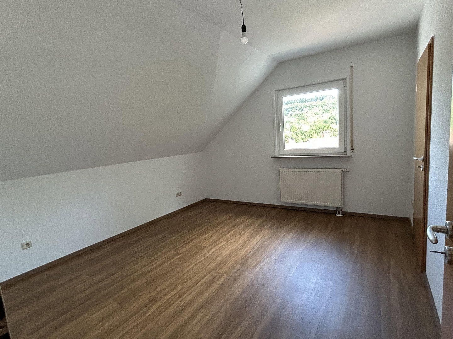 2 bedroom with open-plan kitchen flat to rent, 130 m², Niedernhausen, Hesse 2 bedroom with open-plan kitchen flat to rent, 130 m², Niedernhausen, Hesse