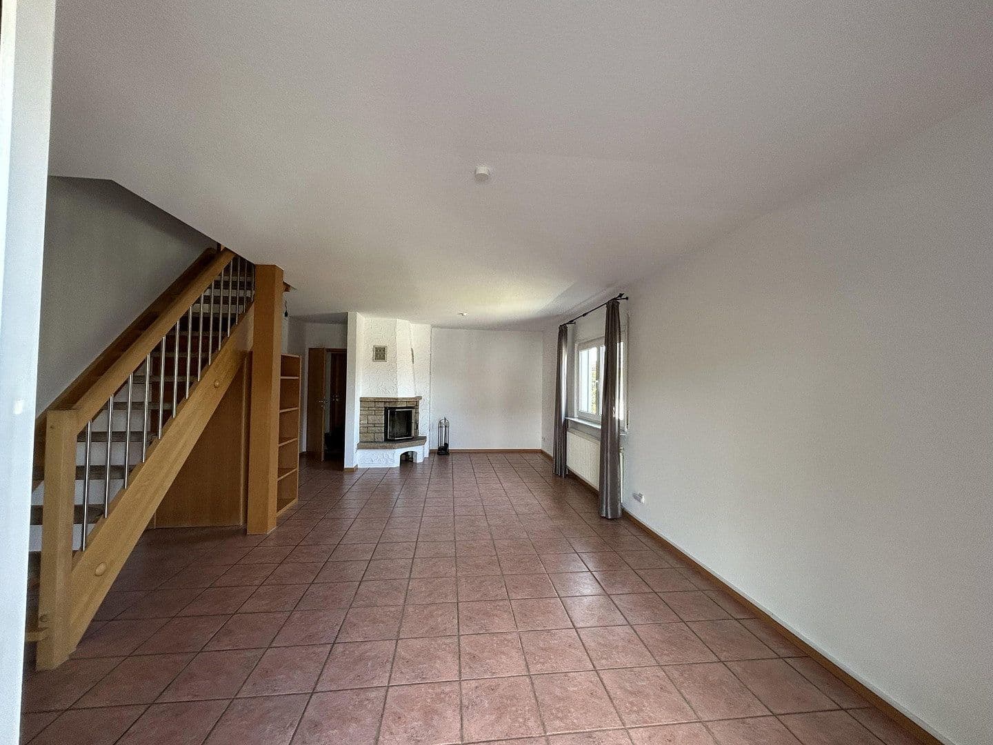 2 bedroom with open-plan kitchen flat to rent, 130 m², Niedernhausen, Hesse 2 bedroom with open-plan kitchen flat to rent, 130 m², Niedernhausen, Hesse