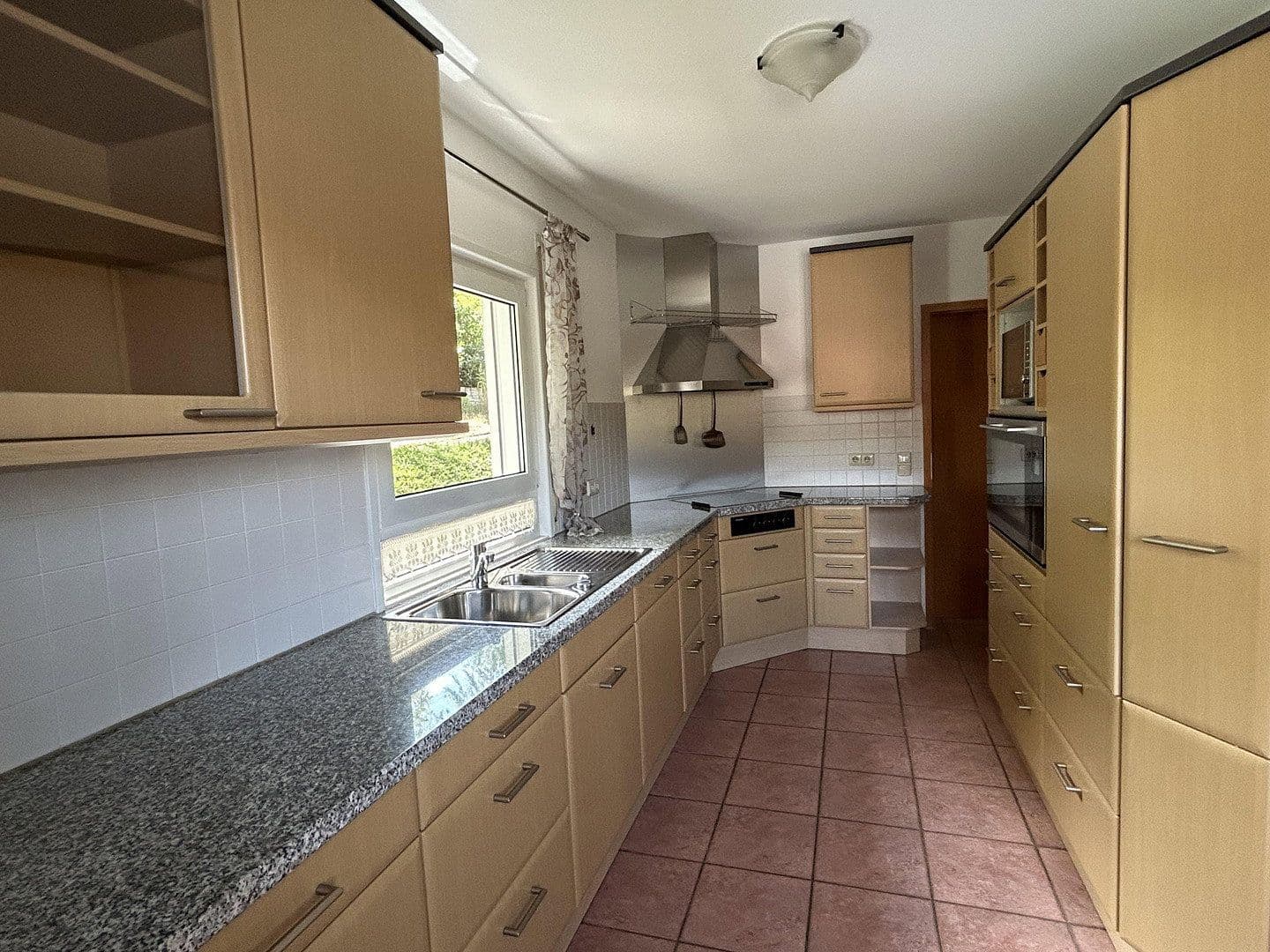 2 bedroom with open-plan kitchen flat to rent, 130 m², Niedernhausen, Hesse 2 bedroom with open-plan kitchen flat to rent, 130 m², Niedernhausen, Hesse