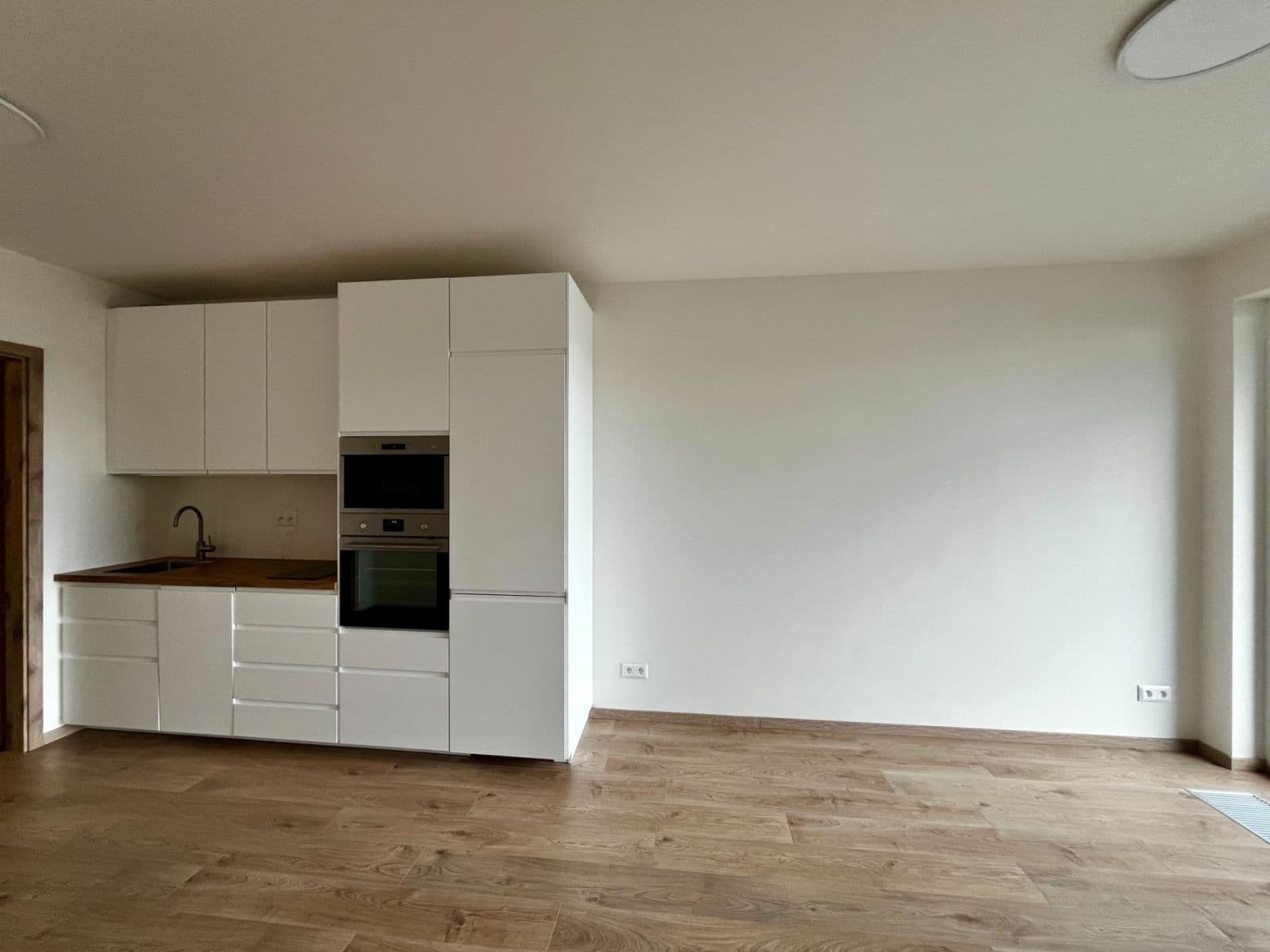Studio flat to rent, 32 m², Jáchymovská, Prague, Prague Studio flat to rent, 32 m², Jáchymovská, Prague, Prague