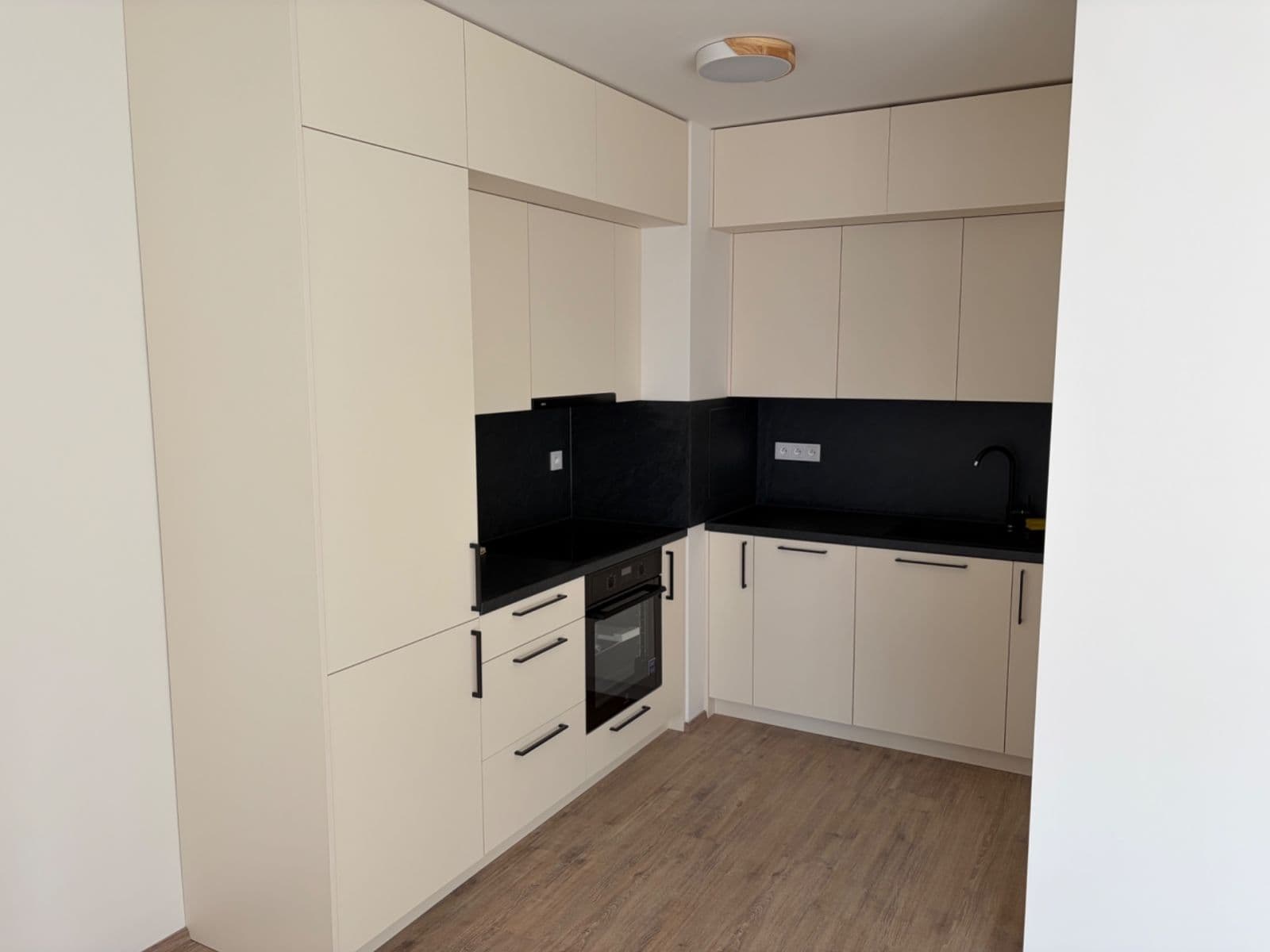 Studio flat to rent, 38 m², Pšeničná, Hořovice, Středočeský Region Studio flat to rent, 38 m², Pšeničná, Hořovice, Středočeský Region