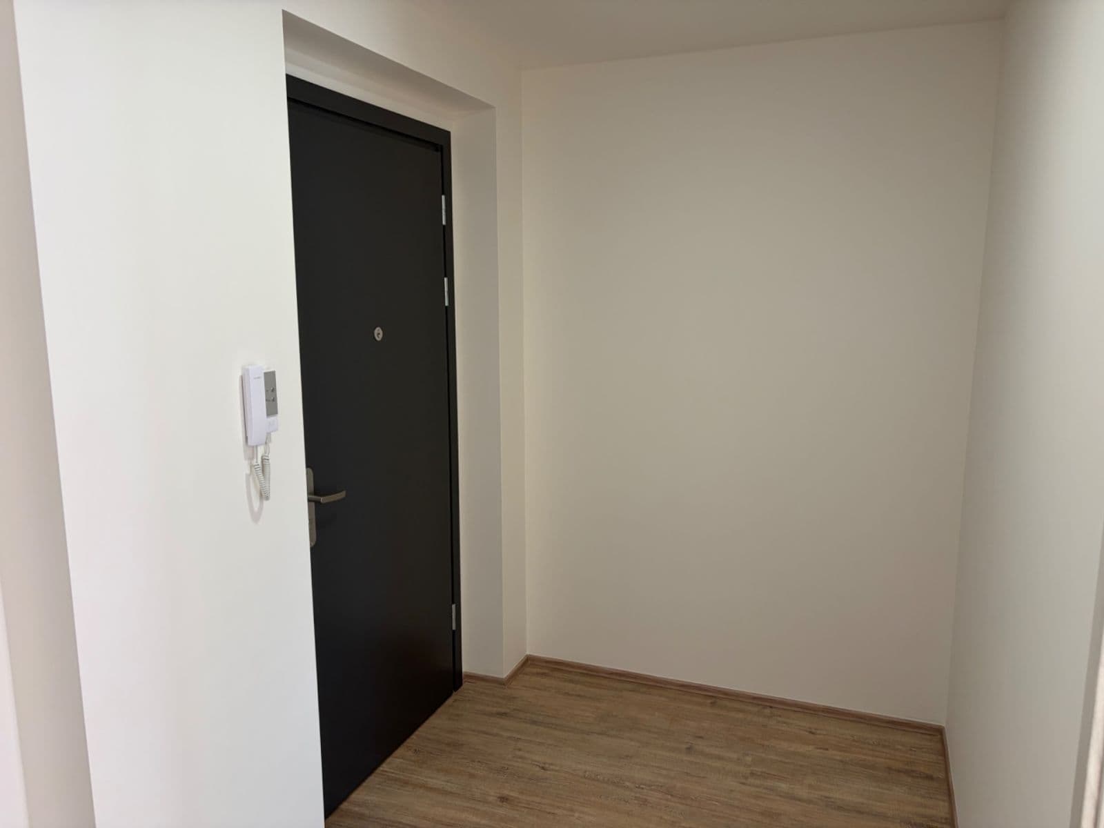 Studio flat to rent, 38 m², Pšeničná, Hořovice, Středočeský Region Studio flat to rent, 38 m², Pšeničná, Hořovice, Středočeský Region