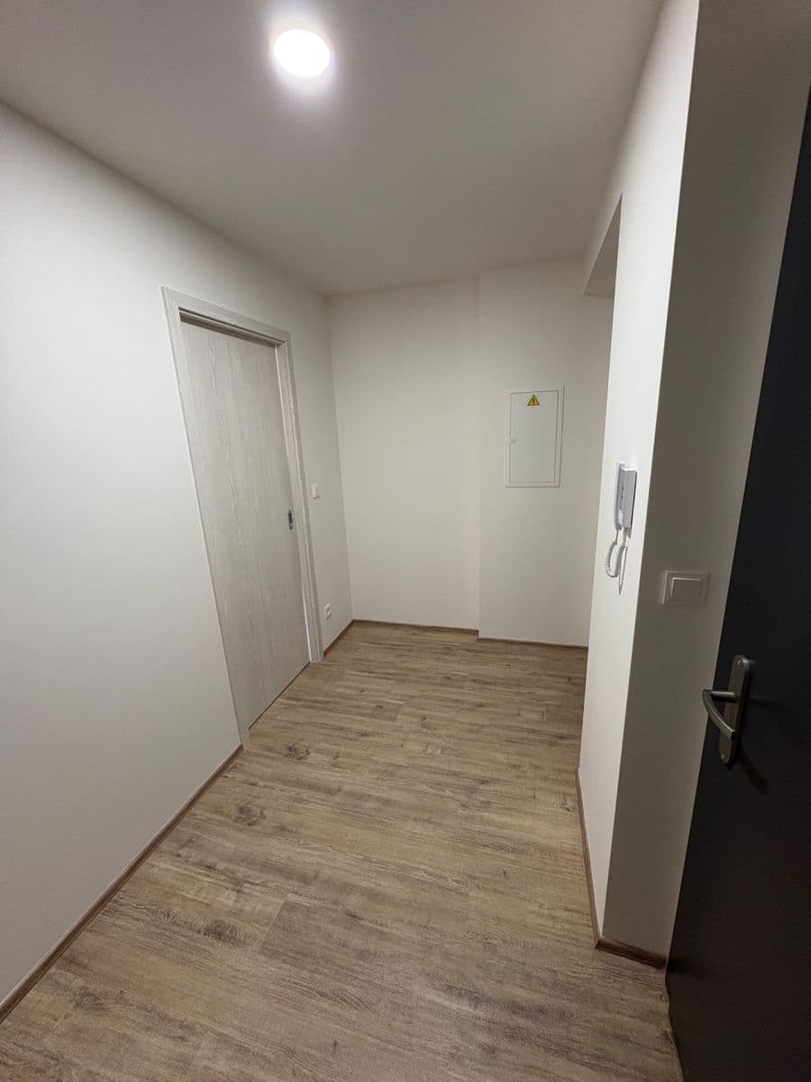 Studio flat to rent, 38 m², Pšeničná, Hořovice, Středočeský Region Studio flat to rent, 38 m², Pšeničná, Hořovice, Středočeský Region
