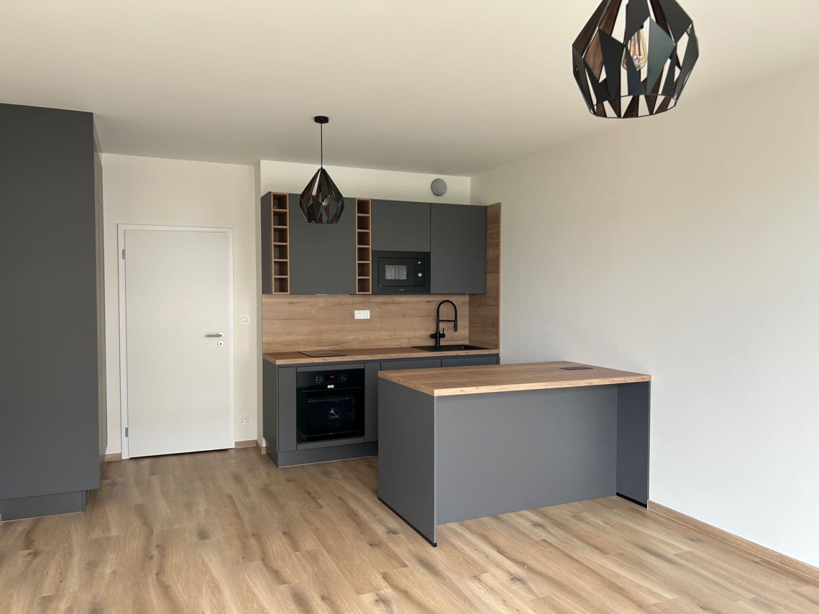 Studio flat to rent, 35 m², Gerstelova, Prague, Prague Studio flat to rent, 35 m², Gerstelova, Prague, Prague