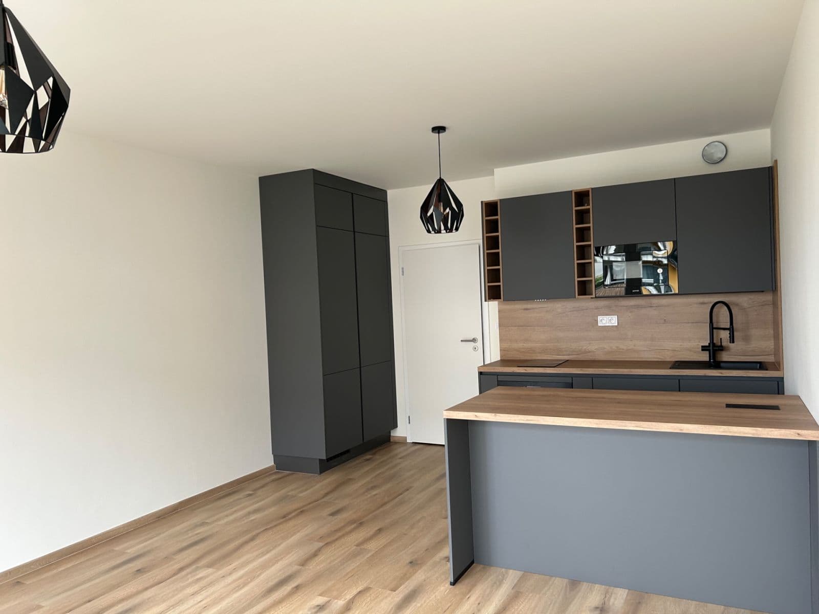 Studio flat to rent, 35 m², Gerstelova, Prague, Prague Studio flat to rent, 35 m², Gerstelova, Prague, Prague
